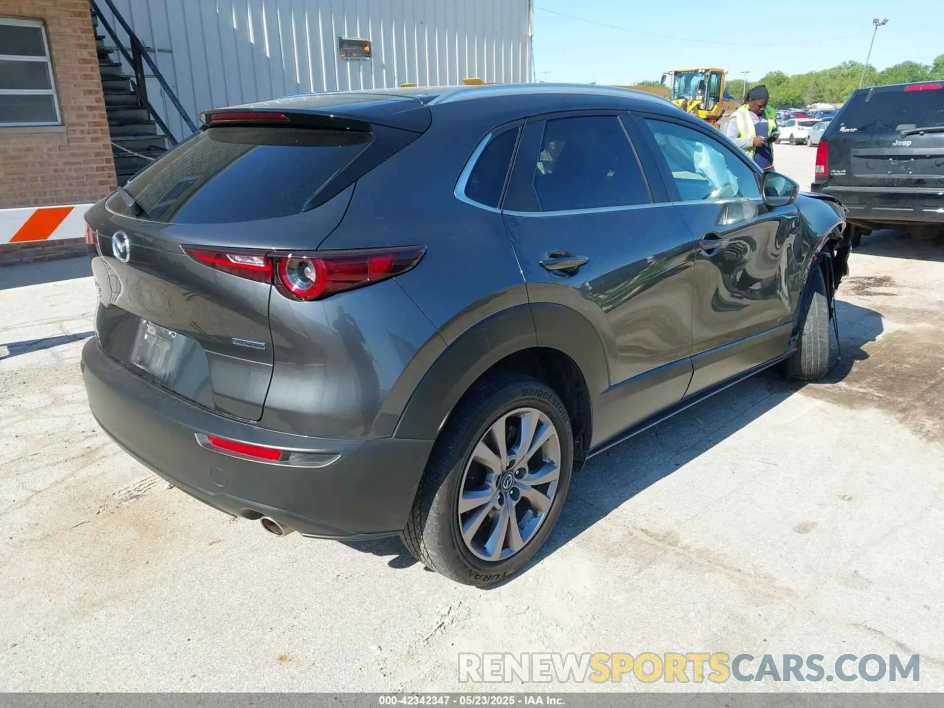 4 Photograph of a damaged car 3MVDMBBM2PM537699 MAZDA CX-30 2023