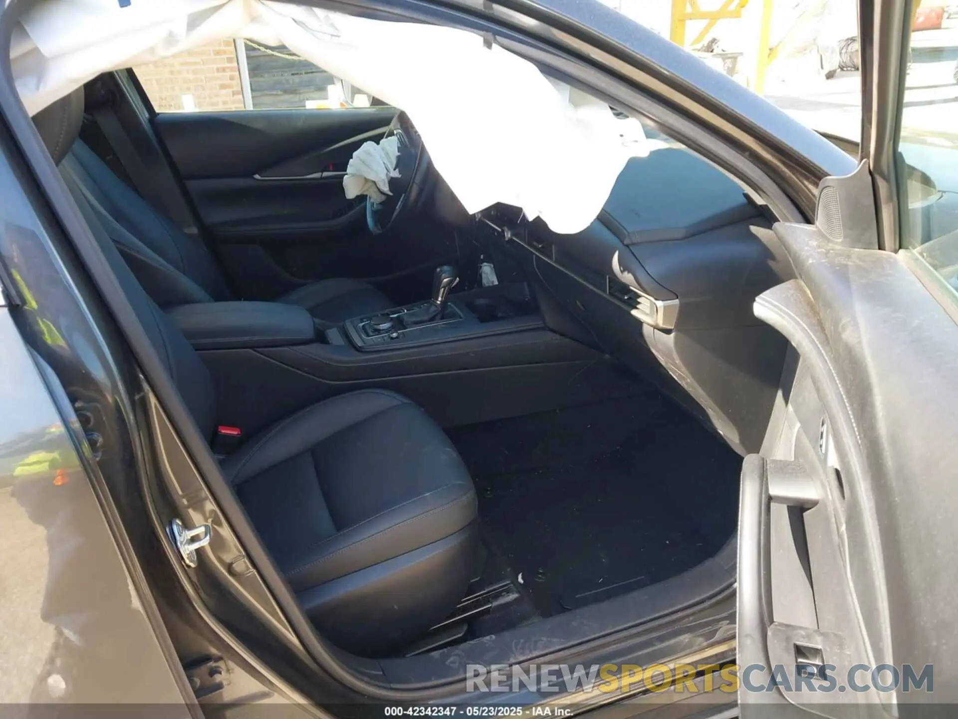 5 Photograph of a damaged car 3MVDMBBM2PM537699 MAZDA CX-30 2023