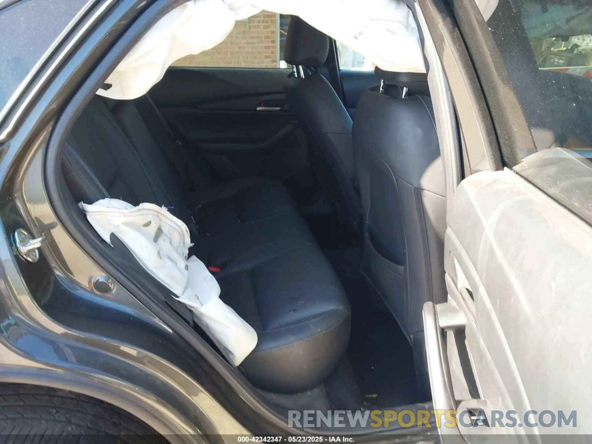 8 Photograph of a damaged car 3MVDMBBM2PM537699 MAZDA CX-30 2023