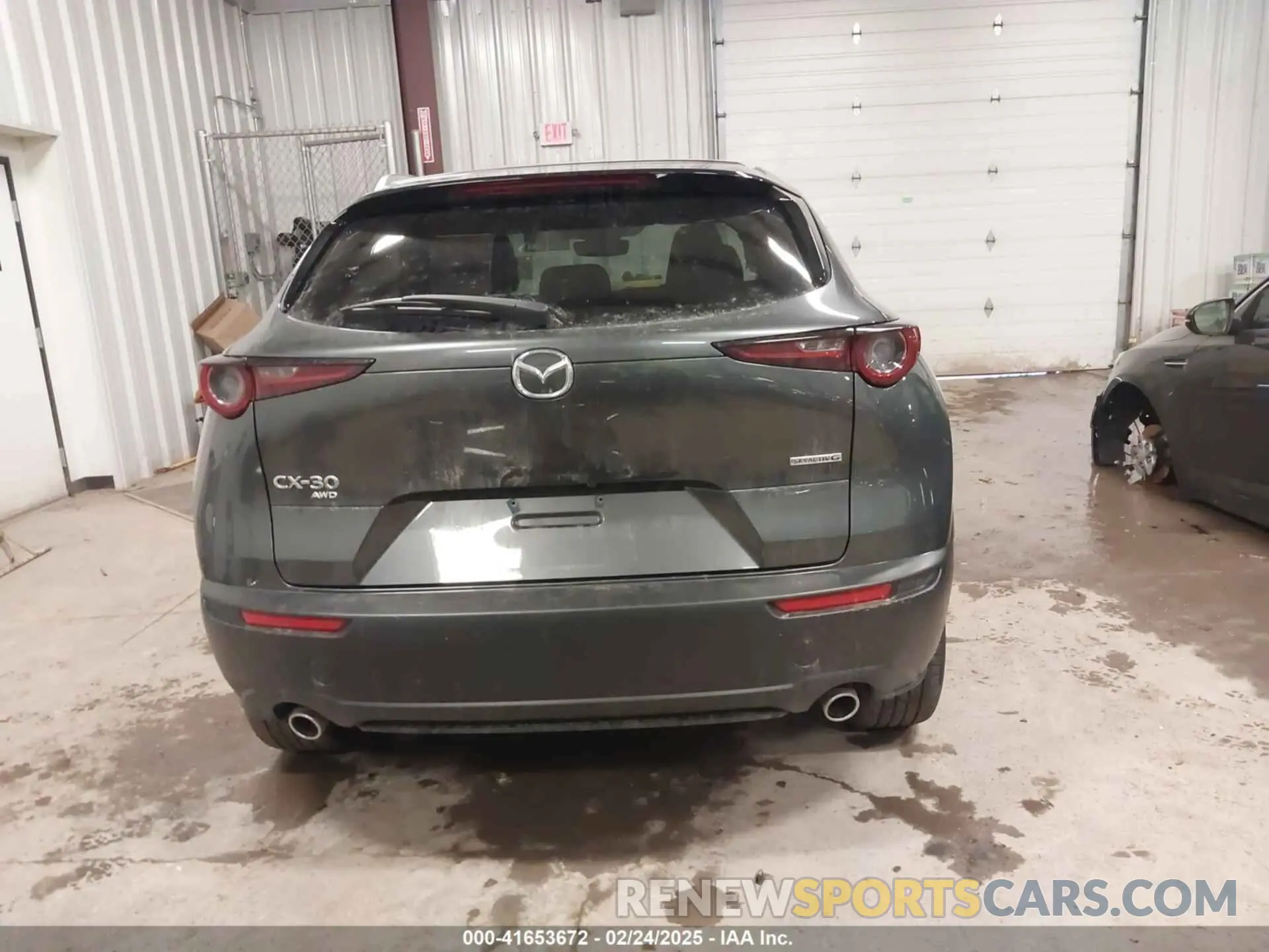 17 Photograph of a damaged car 3MVDMBBM2PM581752 MAZDA CX-30 2023