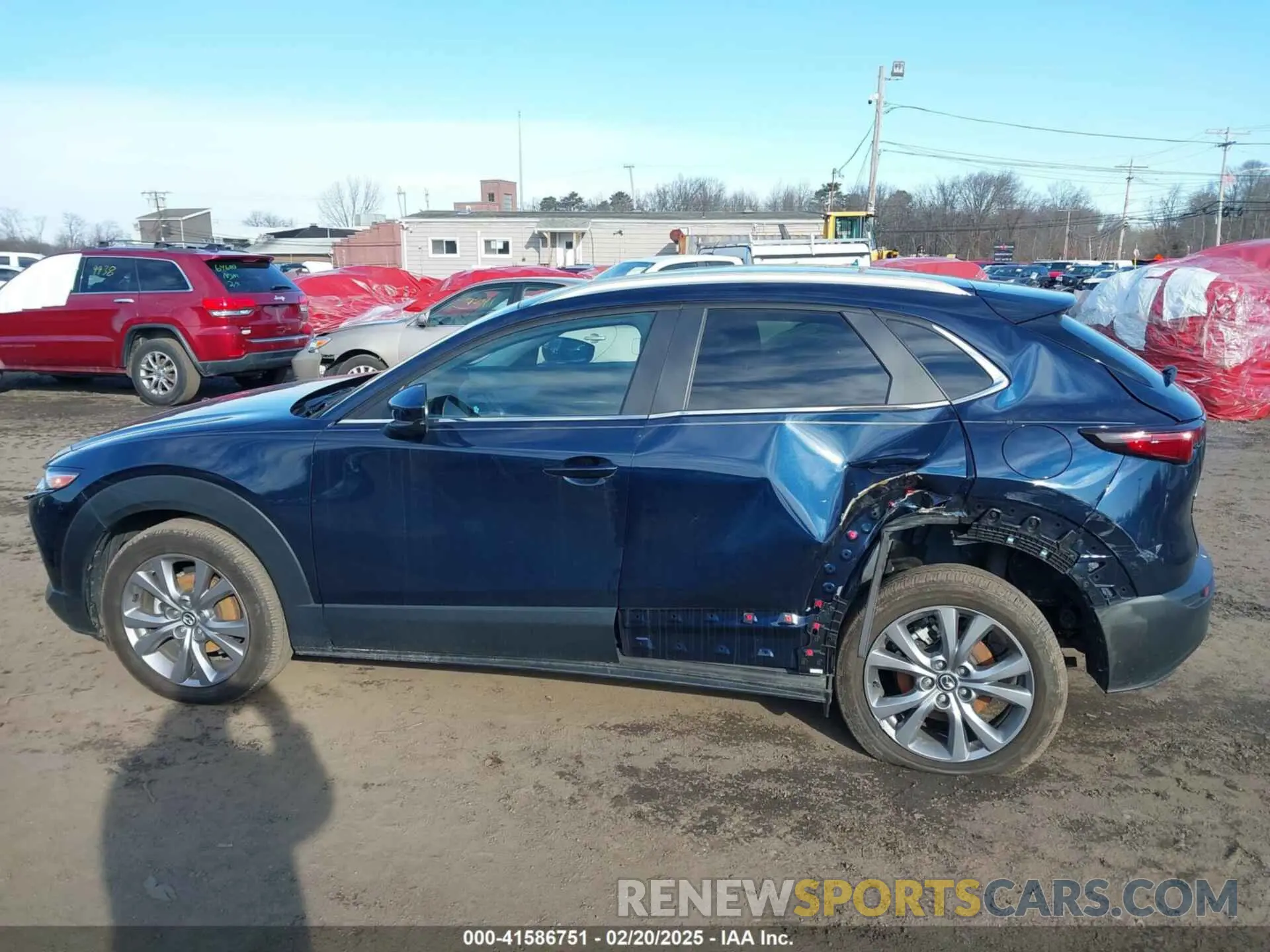17 Photograph of a damaged car 3MVDMBBM2PM586062 MAZDA CX-30 2023