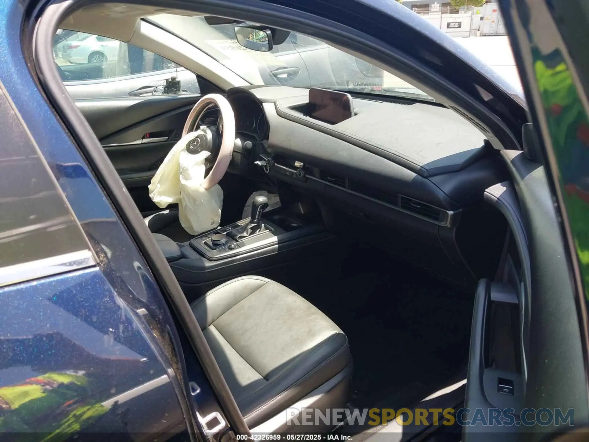 5 Photograph of a damaged car 3MVDMBBM3PM514030 MAZDA CX-30 2023