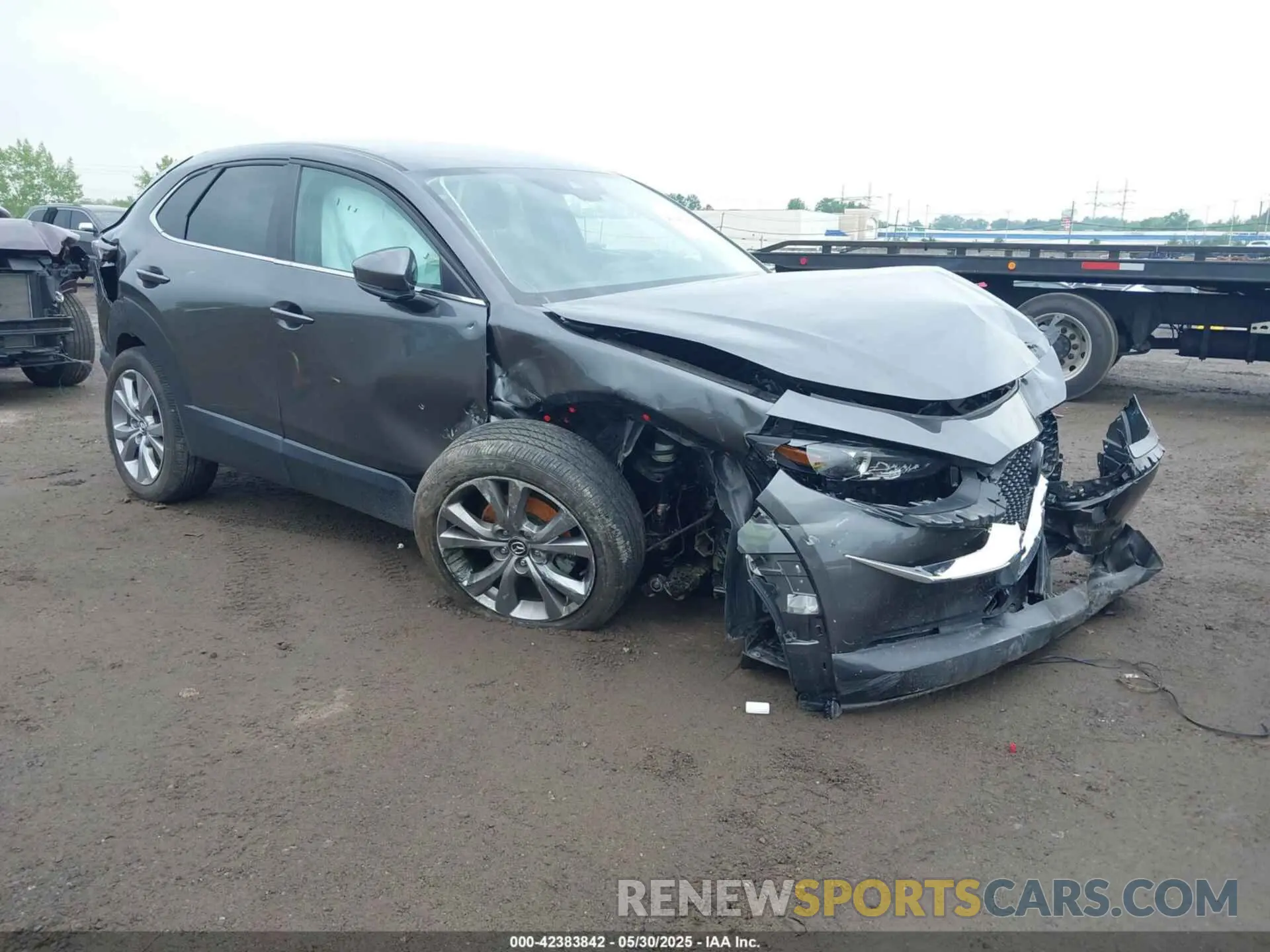 1 Photograph of a damaged car 3MVDMBBM3PM514805 MAZDA CX-30 2023