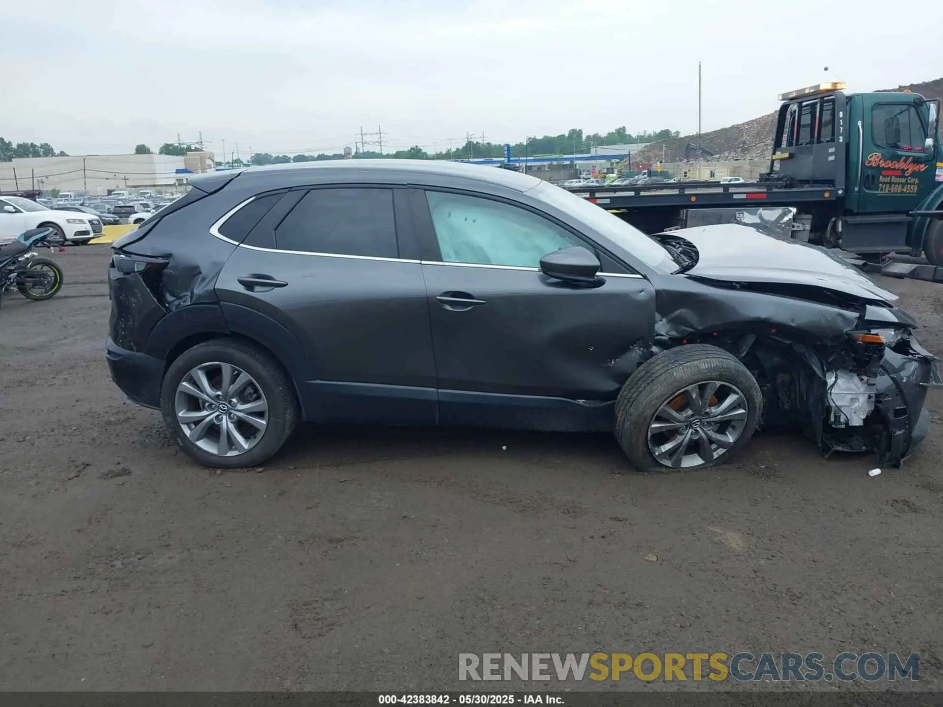 13 Photograph of a damaged car 3MVDMBBM3PM514805 MAZDA CX-30 2023
