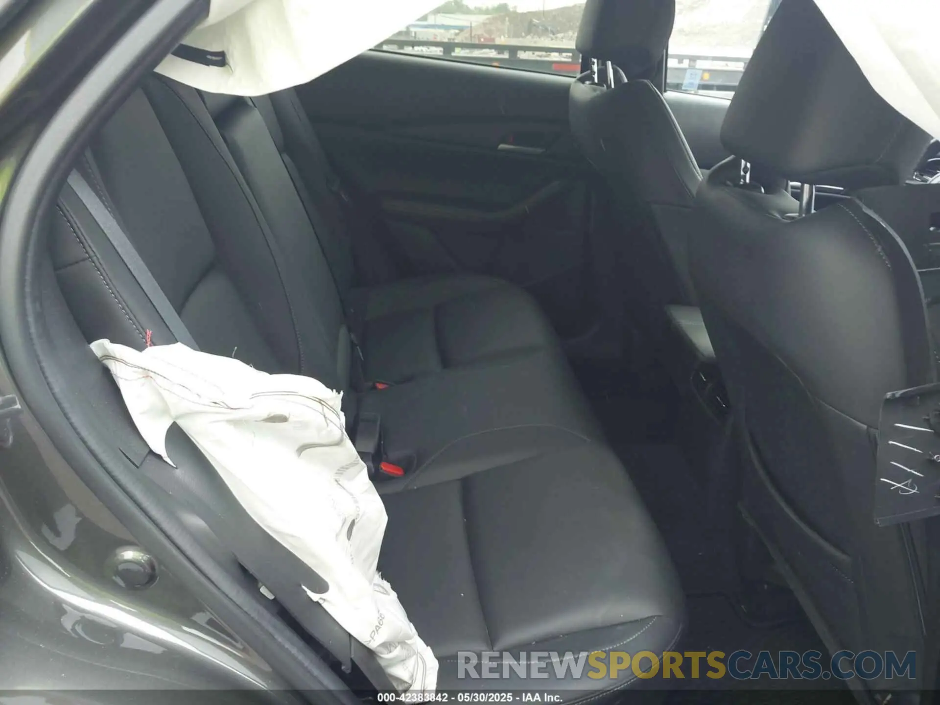 8 Photograph of a damaged car 3MVDMBBM3PM514805 MAZDA CX-30 2023