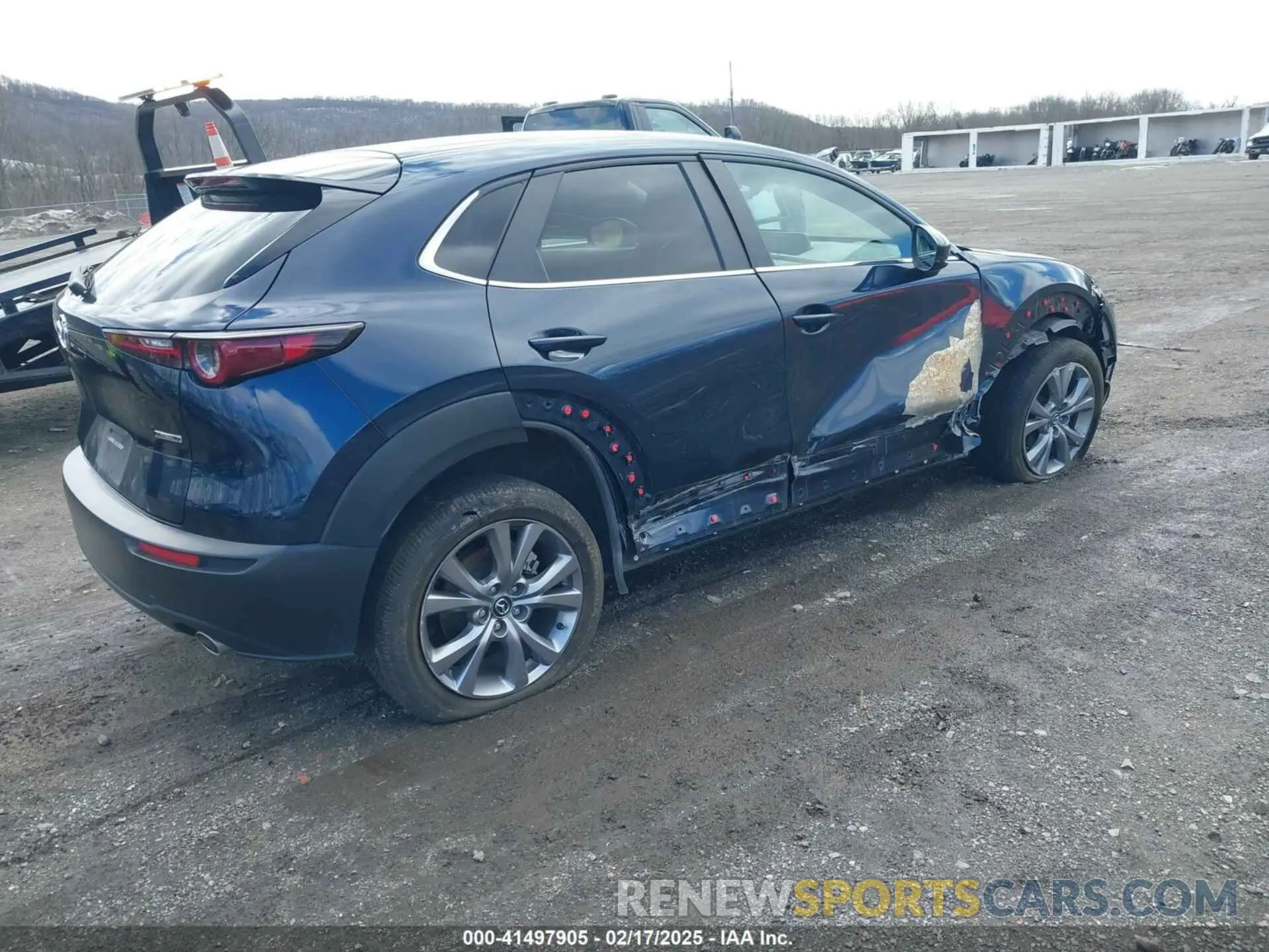4 Photograph of a damaged car 3MVDMBBM4PM520127 MAZDA CX-30 2023