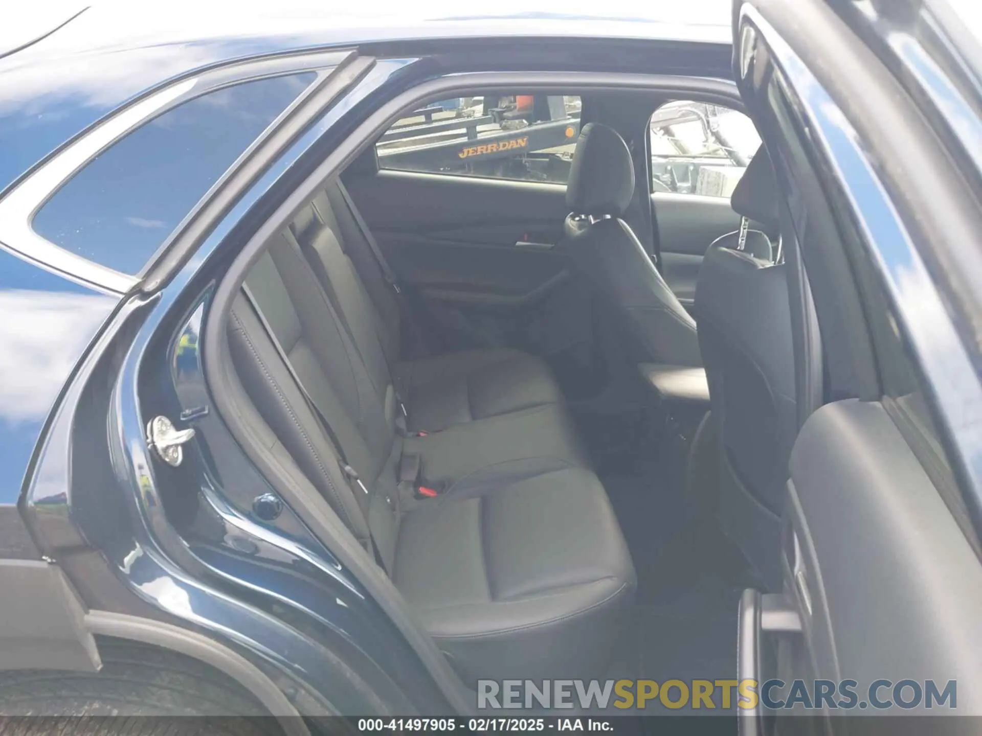 8 Photograph of a damaged car 3MVDMBBM4PM520127 MAZDA CX-30 2023