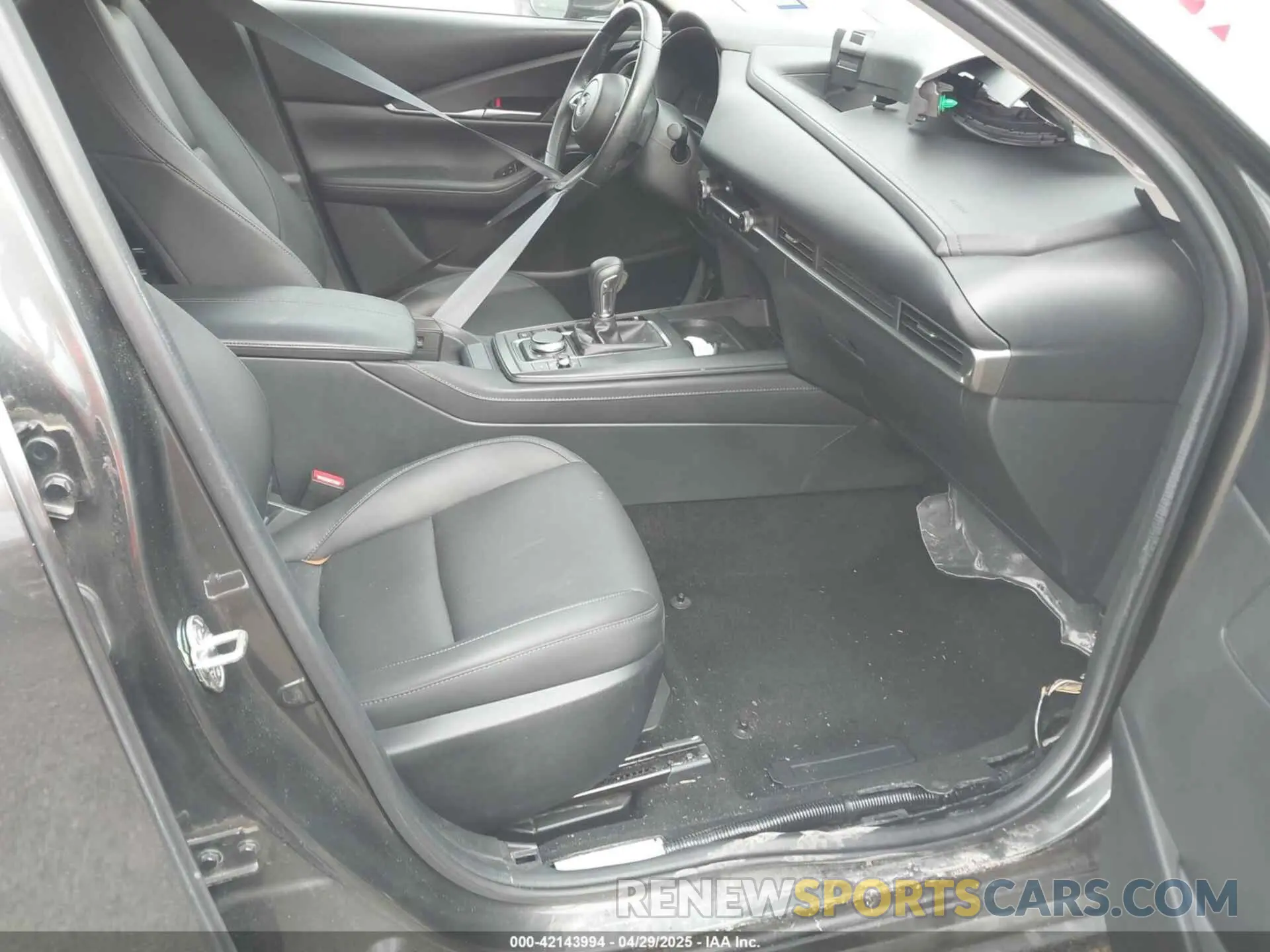 5 Photograph of a damaged car 3MVDMBBM6PM513793 MAZDA CX-30 2023