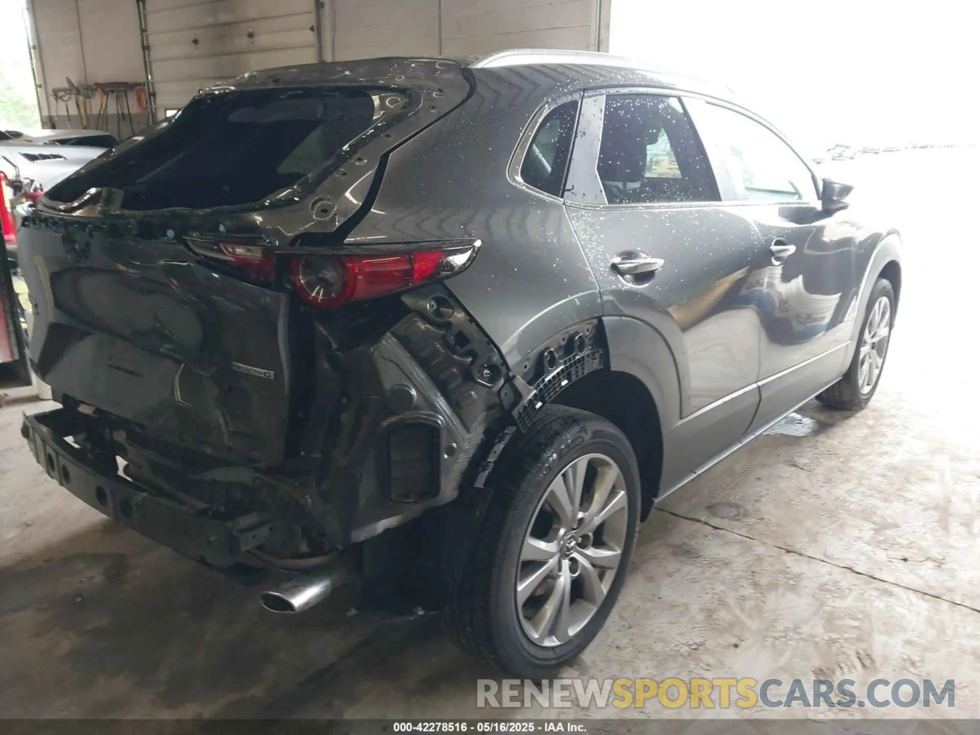 4 Photograph of a damaged car 3MVDMBBM6PM575551 MAZDA CX-30 2023