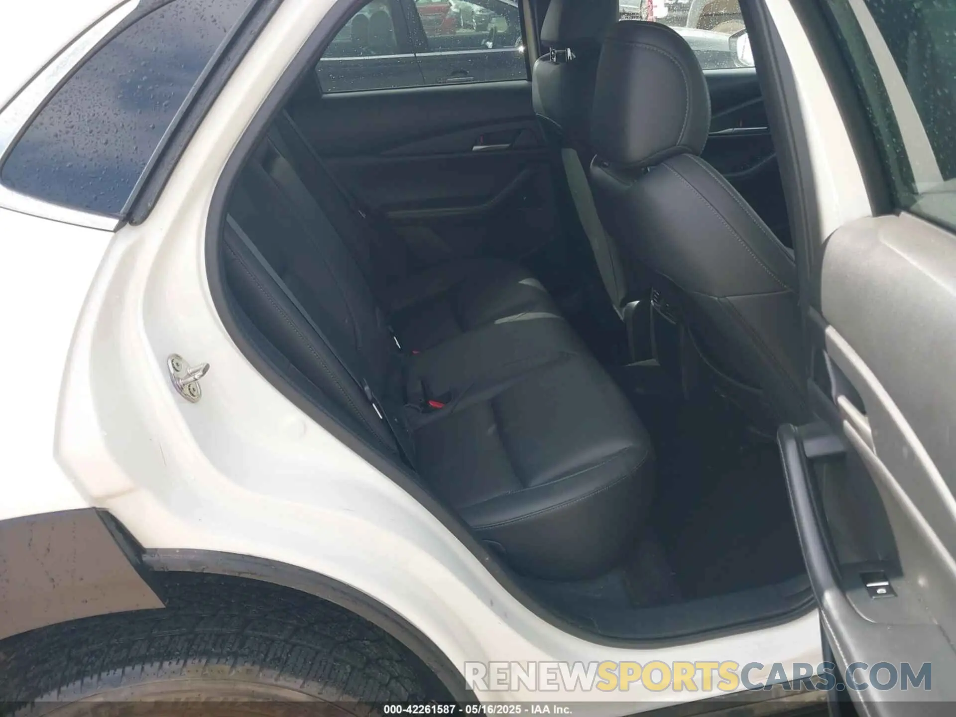 8 Photograph of a damaged car 3MVDMBBM7PM551775 MAZDA CX-30 2023