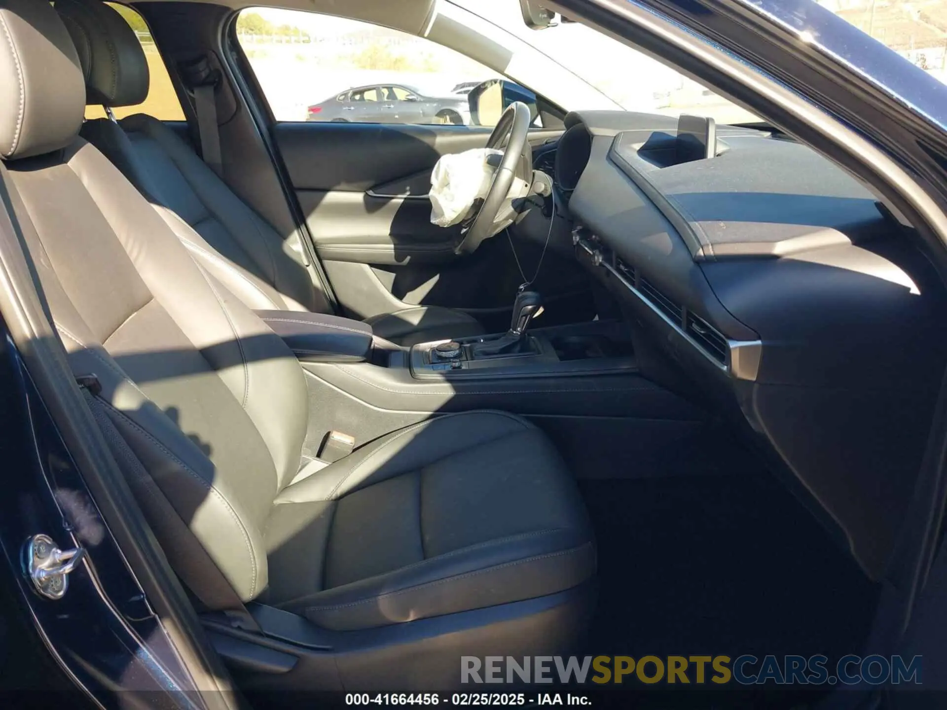 5 Photograph of a damaged car 3MVDMBBM8PM514475 MAZDA CX-30 2023