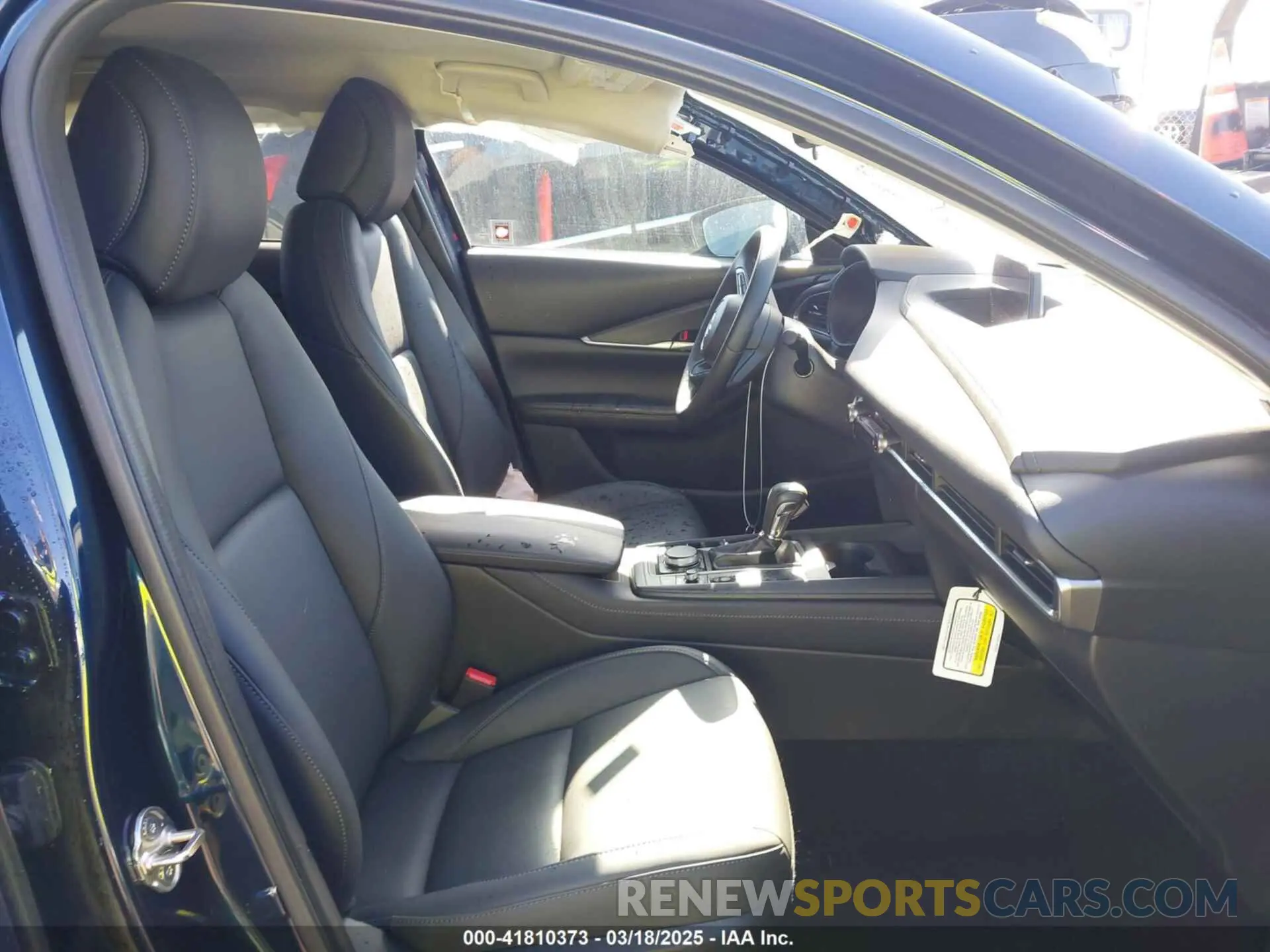 5 Photograph of a damaged car 3MVDMBBM8PM577933 MAZDA CX-30 2023