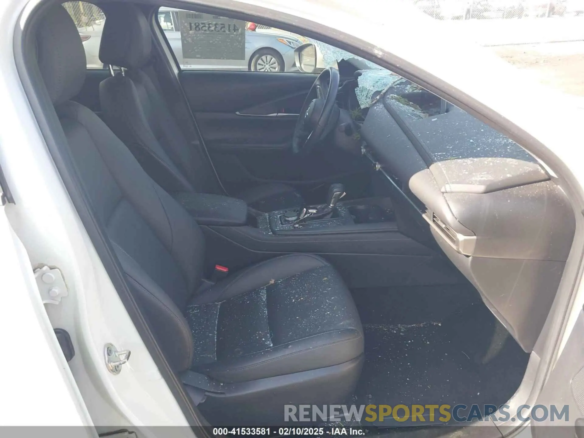 5 Photograph of a damaged car 3MVDMBBM9PM555553 MAZDA CX-30 2023