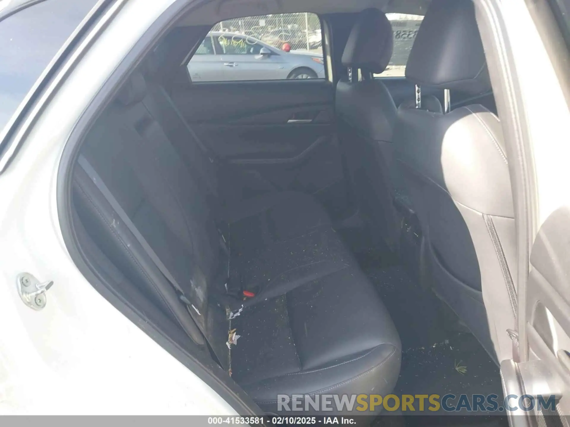 8 Photograph of a damaged car 3MVDMBBM9PM555553 MAZDA CX-30 2023