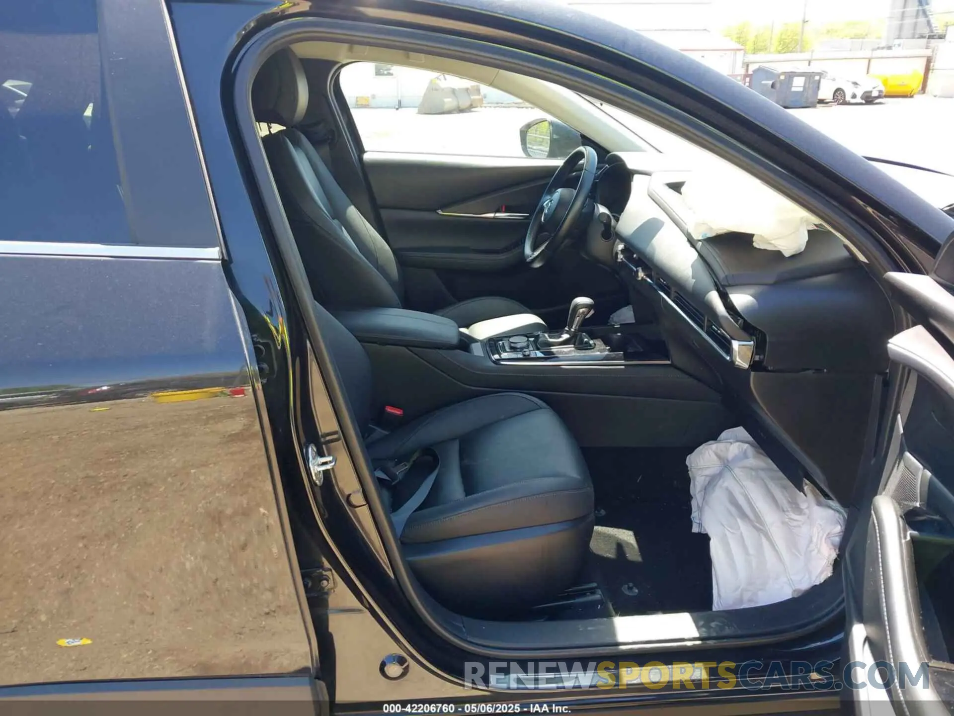 5 Photograph of a damaged car 3MVDMBCM0PM502576 MAZDA CX-30 2023