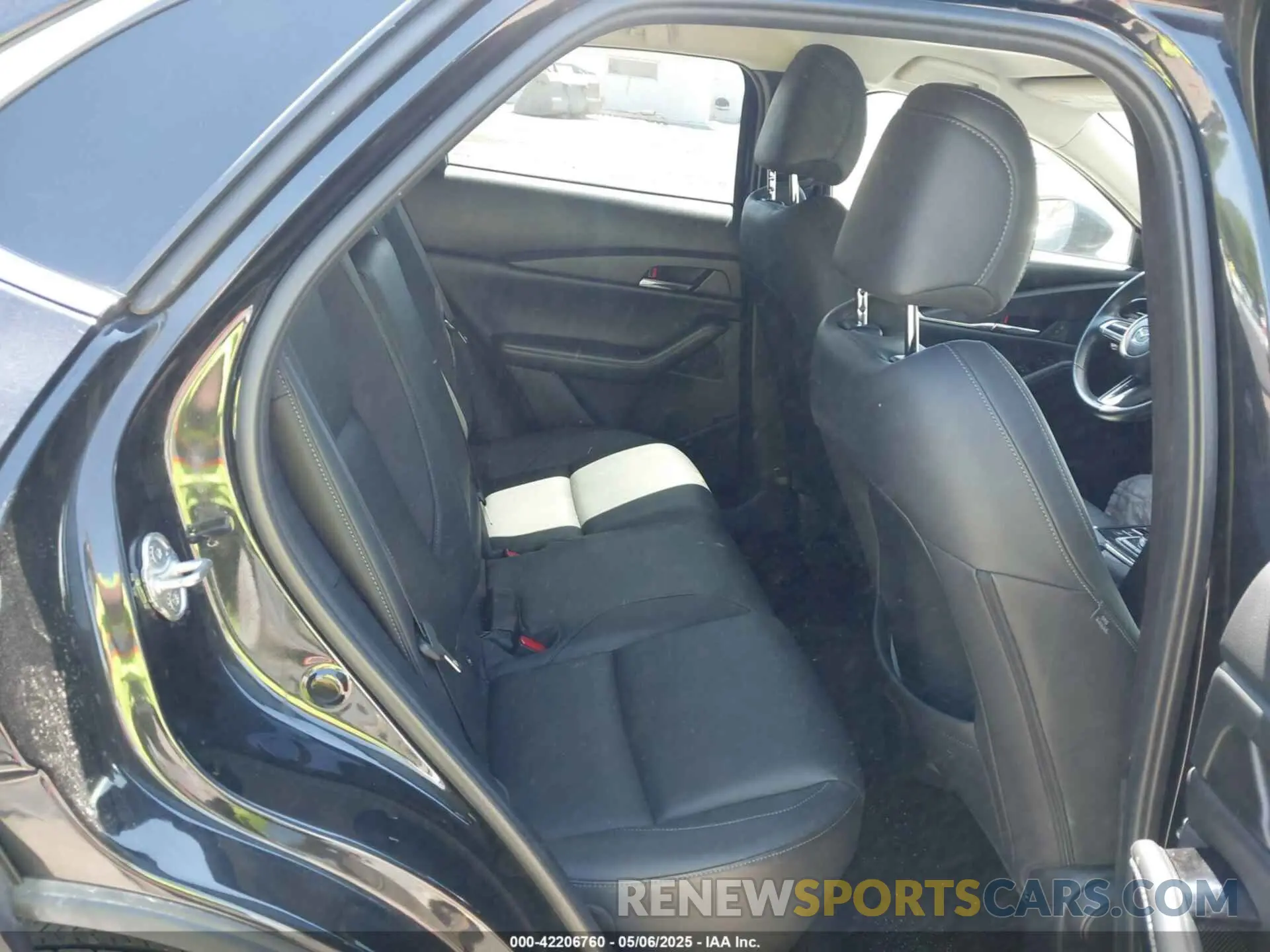 8 Photograph of a damaged car 3MVDMBCM0PM502576 MAZDA CX-30 2023