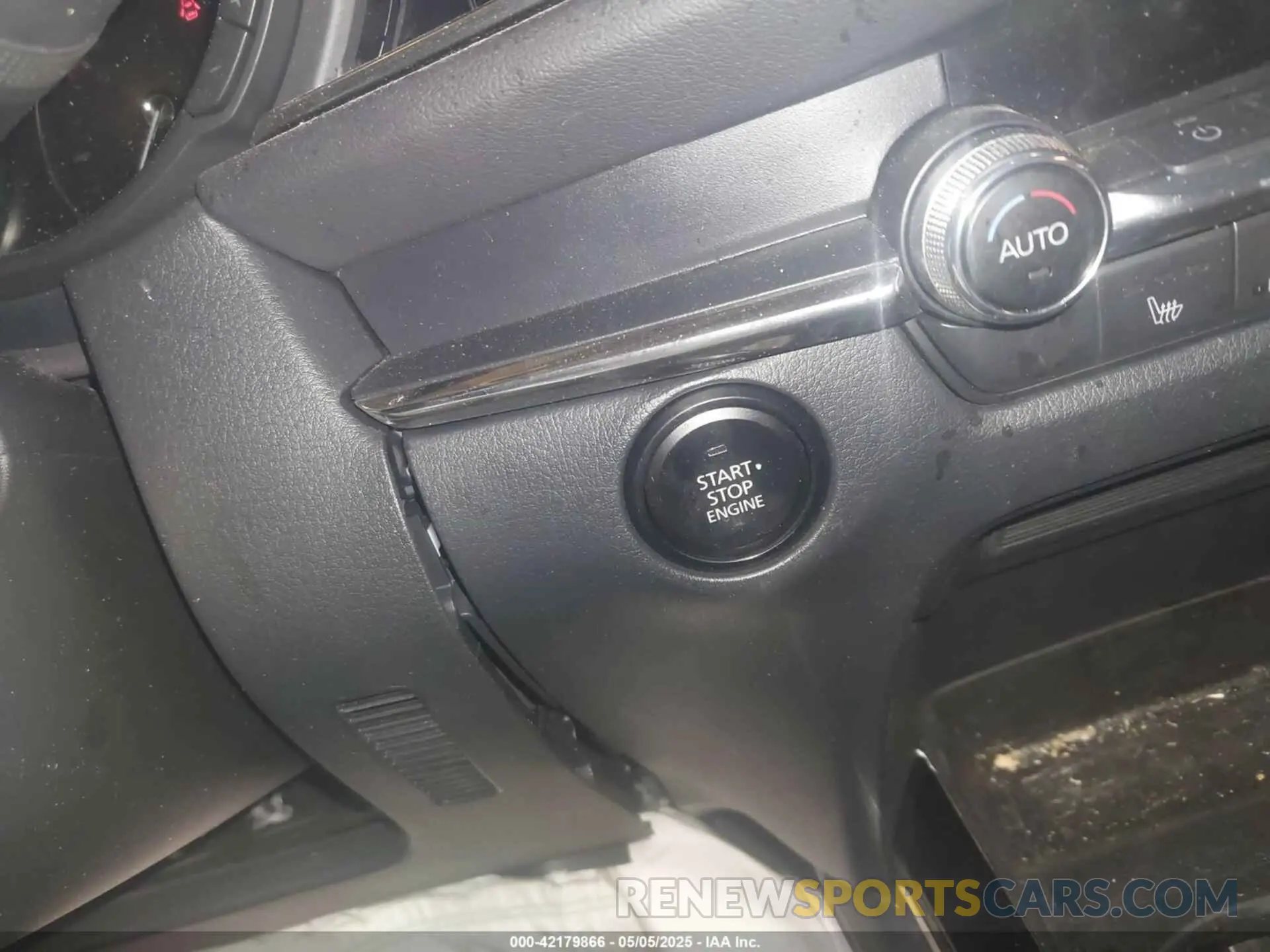 11 Photograph of a damaged car 3MVDMBCM0PM570103 MAZDA CX-30 2023