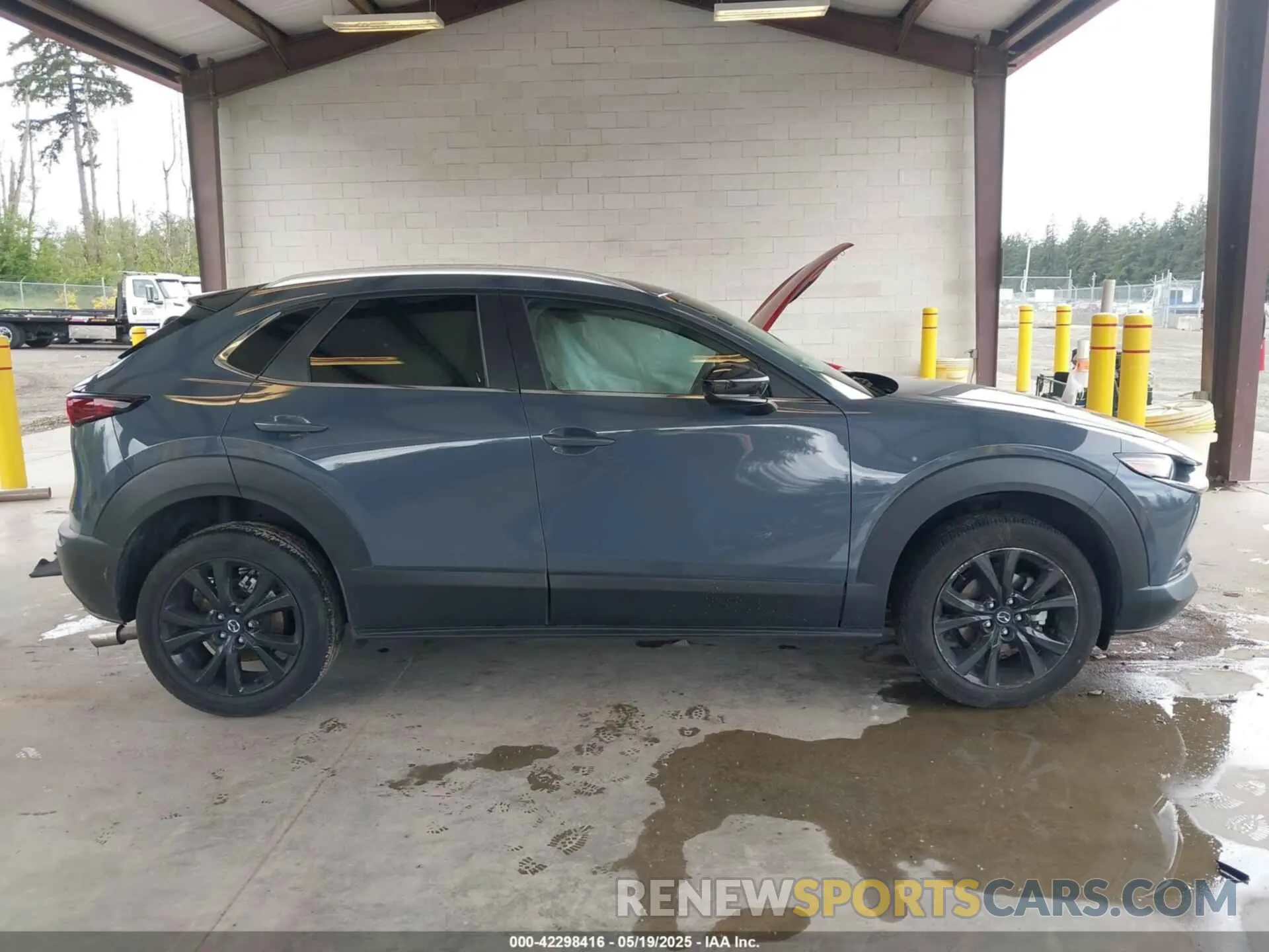 14 Photograph of a damaged car 3MVDMBCM1PM558865 MAZDA CX-30 2023