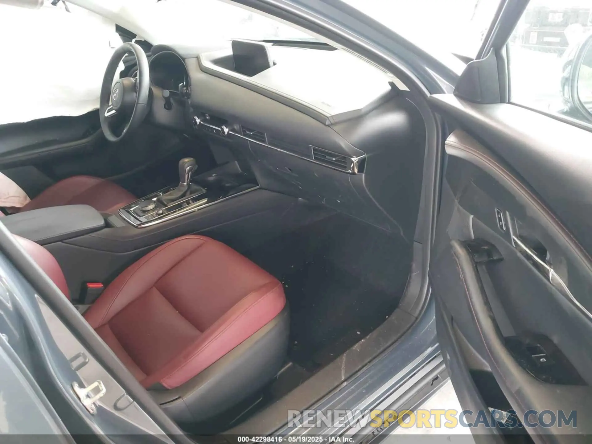 5 Photograph of a damaged car 3MVDMBCM1PM558865 MAZDA CX-30 2023