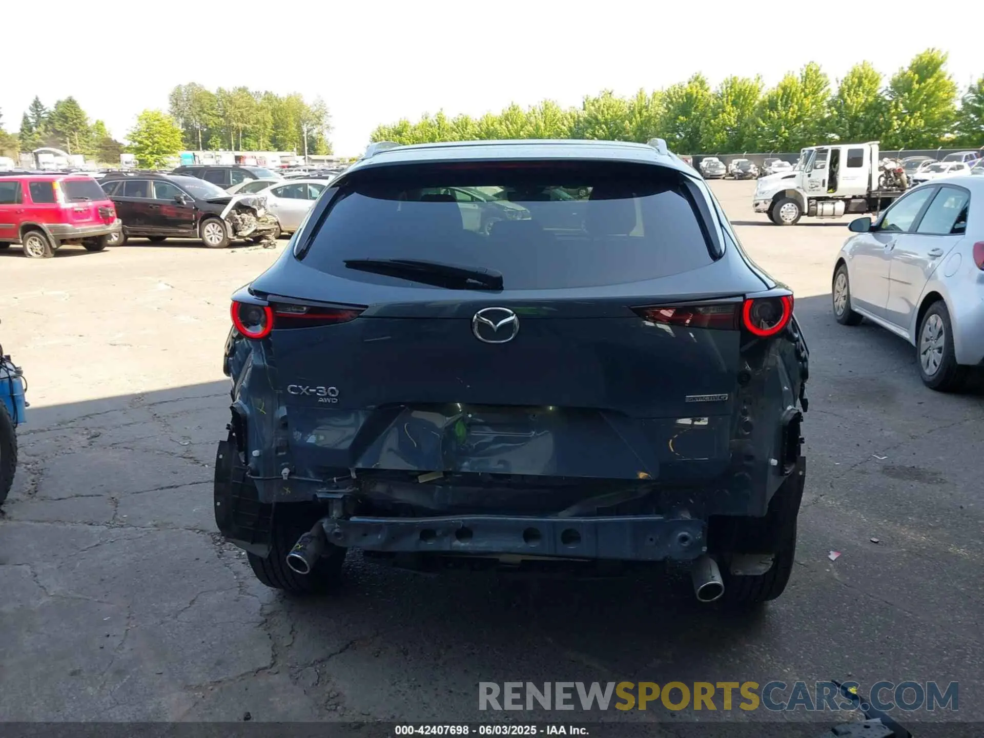 17 Photograph of a damaged car 3MVDMBCM2PM551682 MAZDA CX-30 2023
