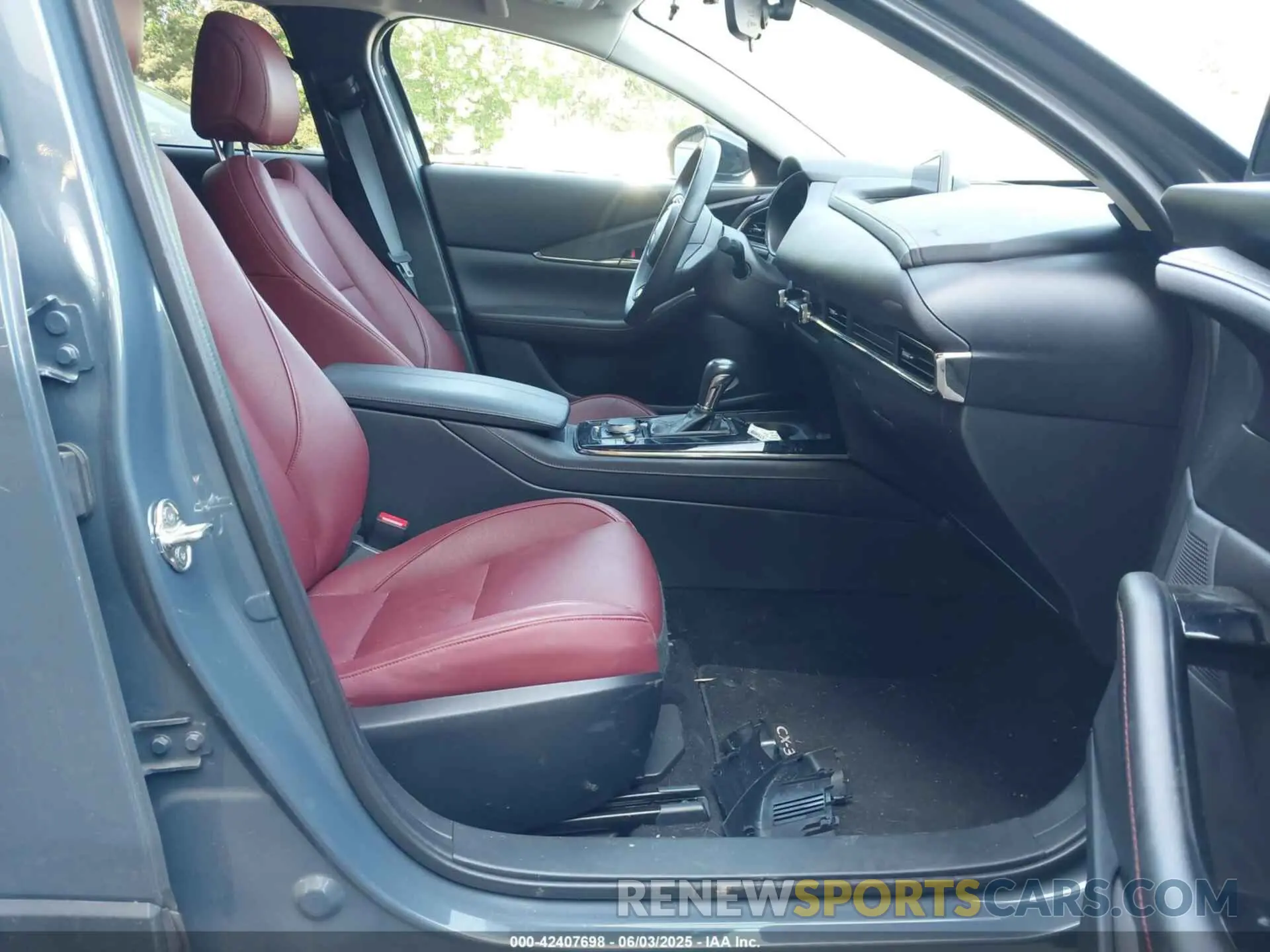 5 Photograph of a damaged car 3MVDMBCM2PM551682 MAZDA CX-30 2023
