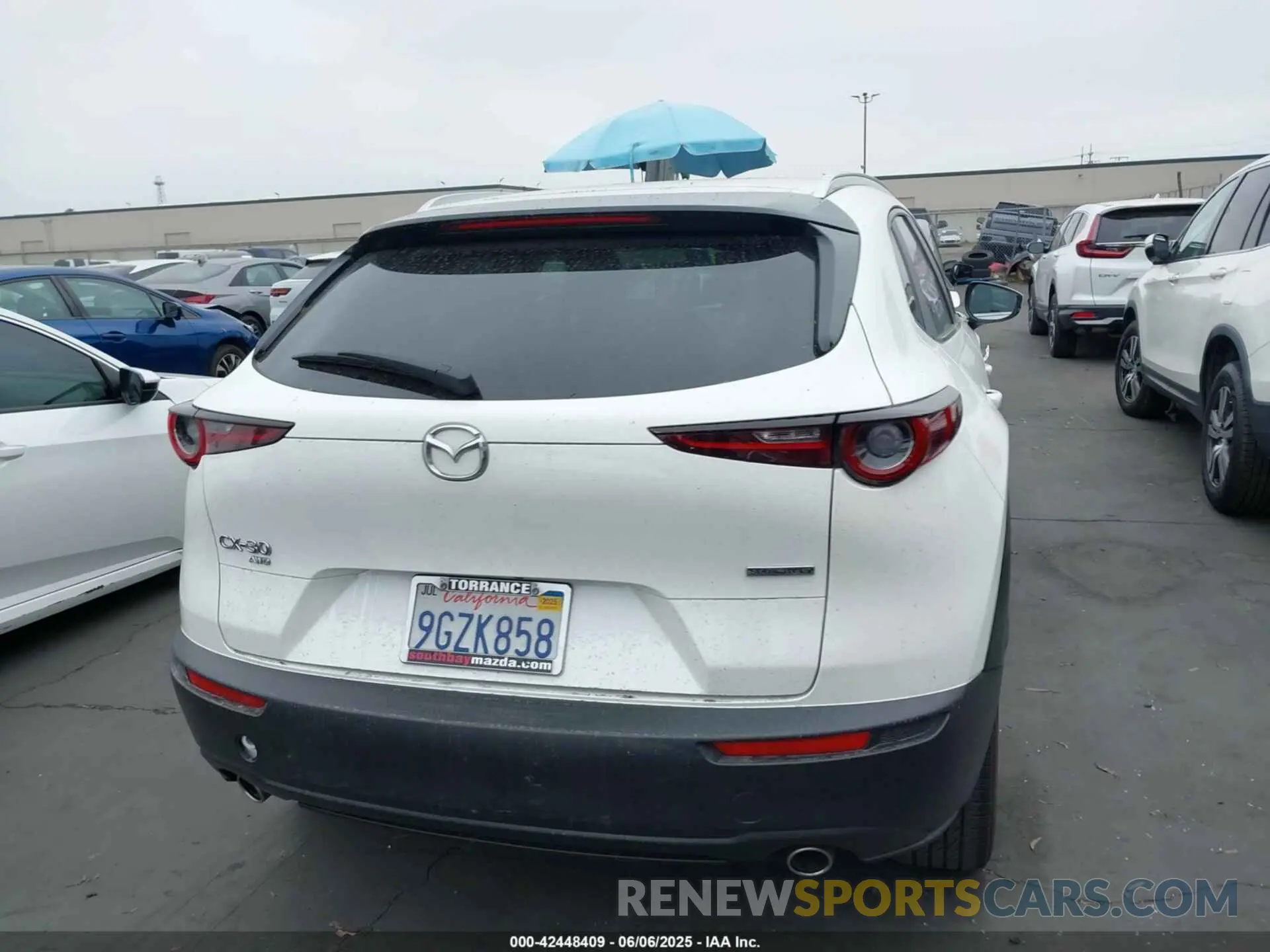 17 Photograph of a damaged car 3MVDMBCM2PM562939 MAZDA CX-30 2023