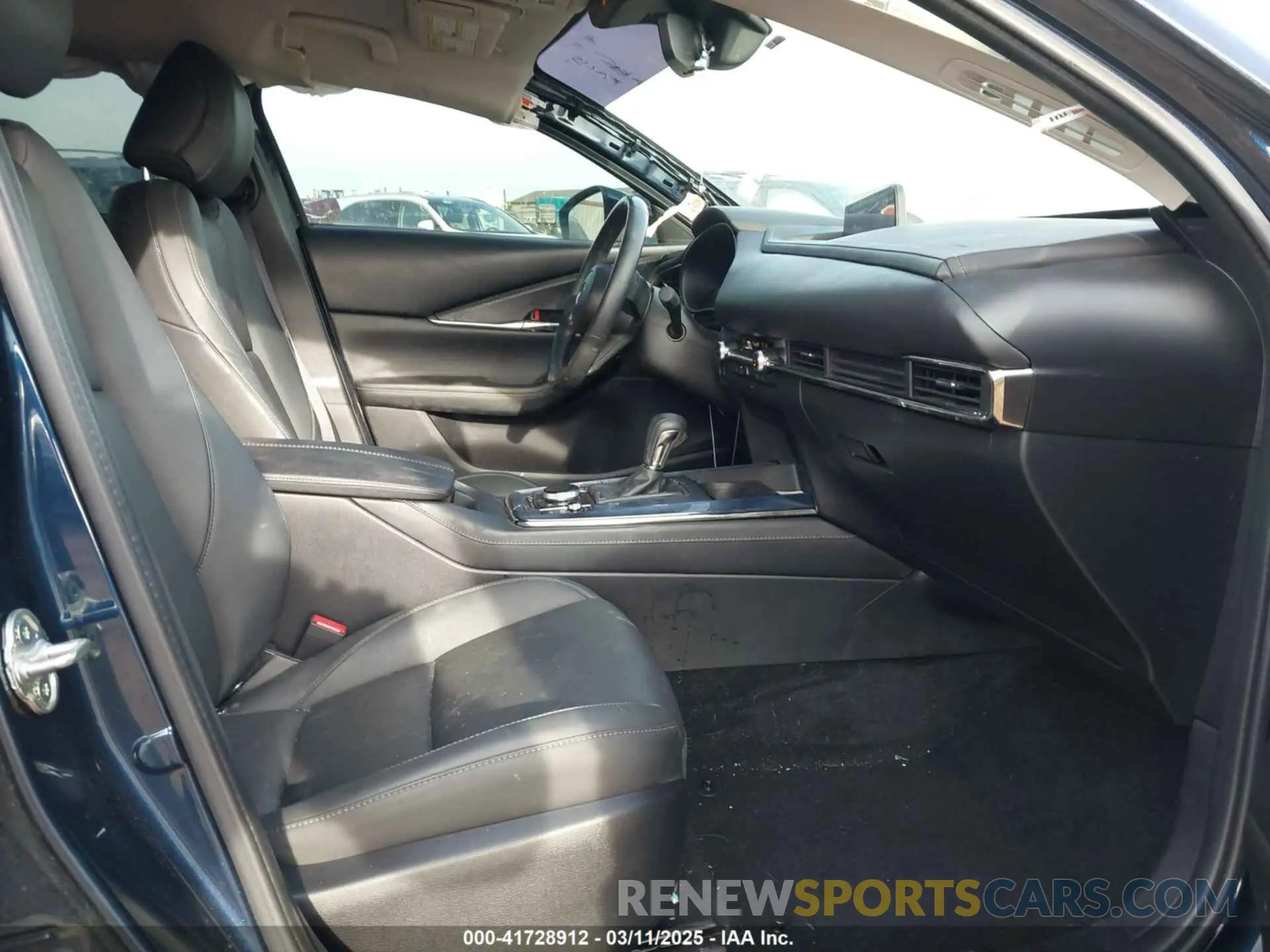 5 Photograph of a damaged car 3MVDMBCM2PM588506 MAZDA CX-30 2023