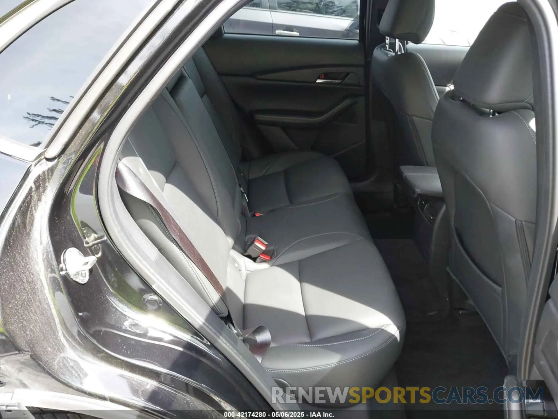 8 Photograph of a damaged car 3MVDMBCM3PM562447 MAZDA CX-30 2023