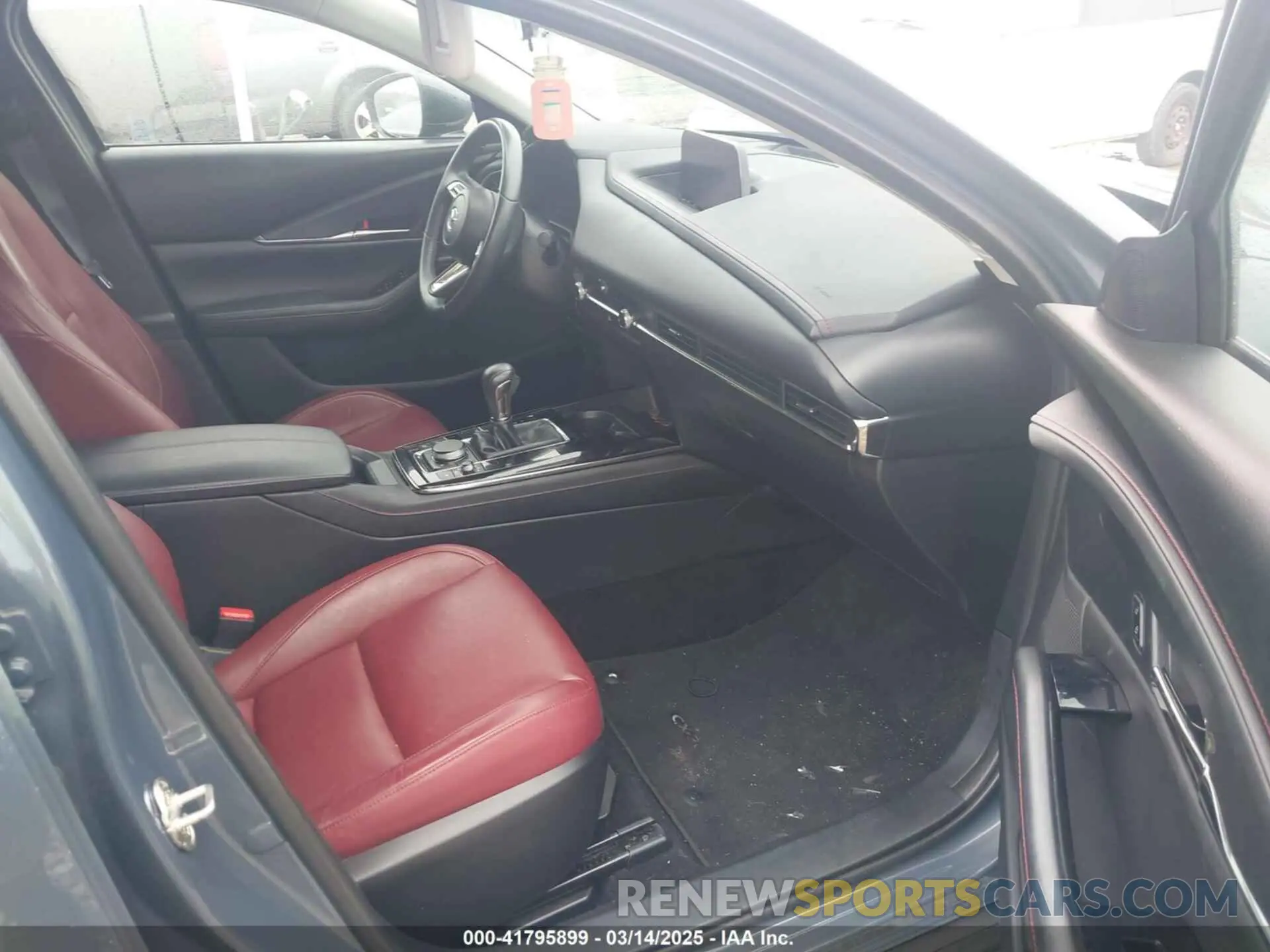 5 Photograph of a damaged car 3MVDMBCM5PM514304 MAZDA CX-30 2023