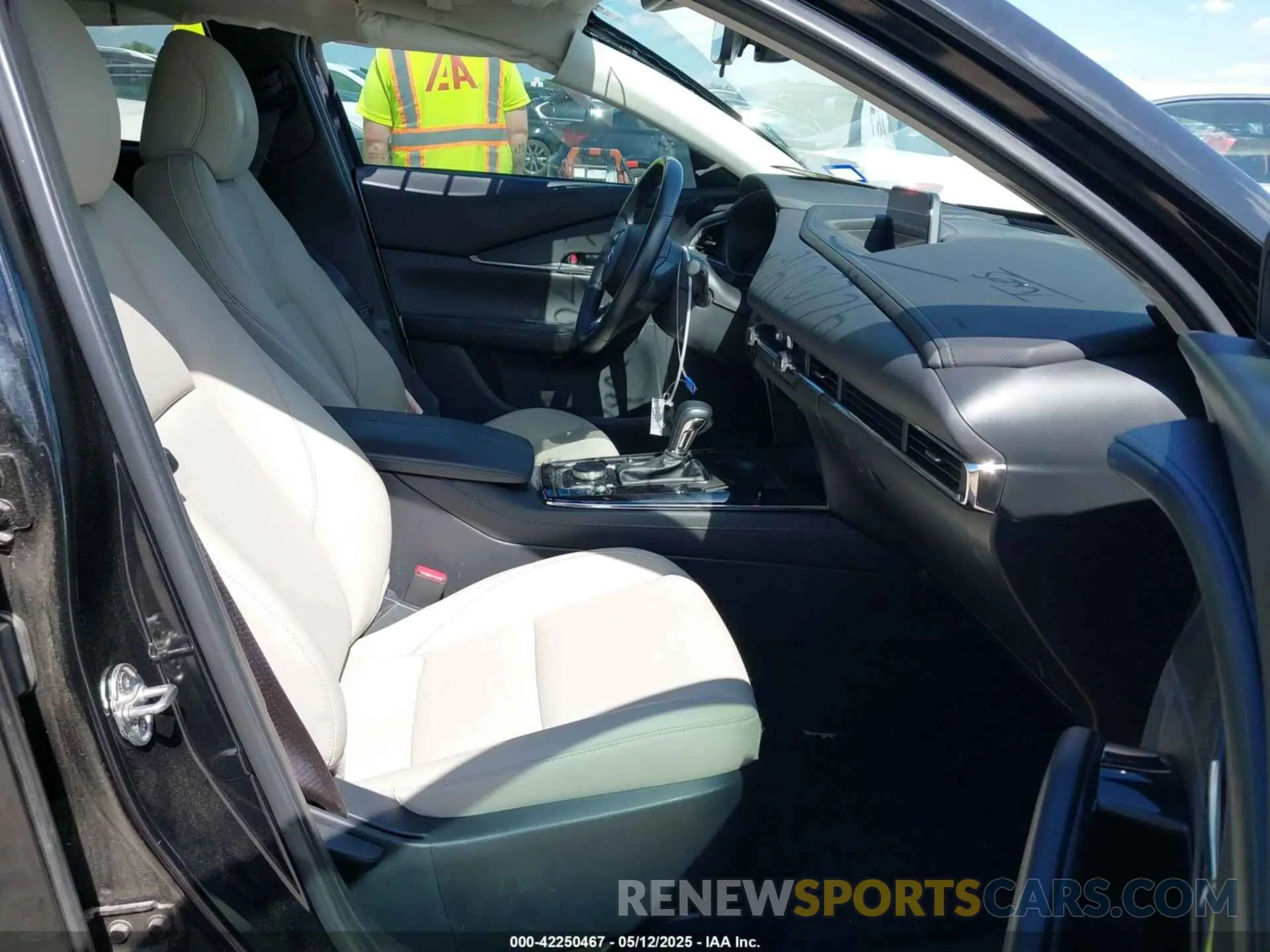 5 Photograph of a damaged car 3MVDMBCM5PM588600 MAZDA CX-30 2023