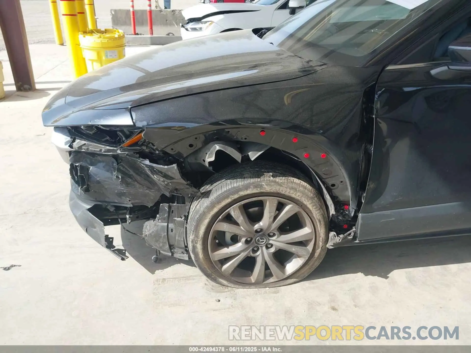6 Photograph of a damaged car 3MVDMBCM8PM569152 MAZDA CX-30 2023