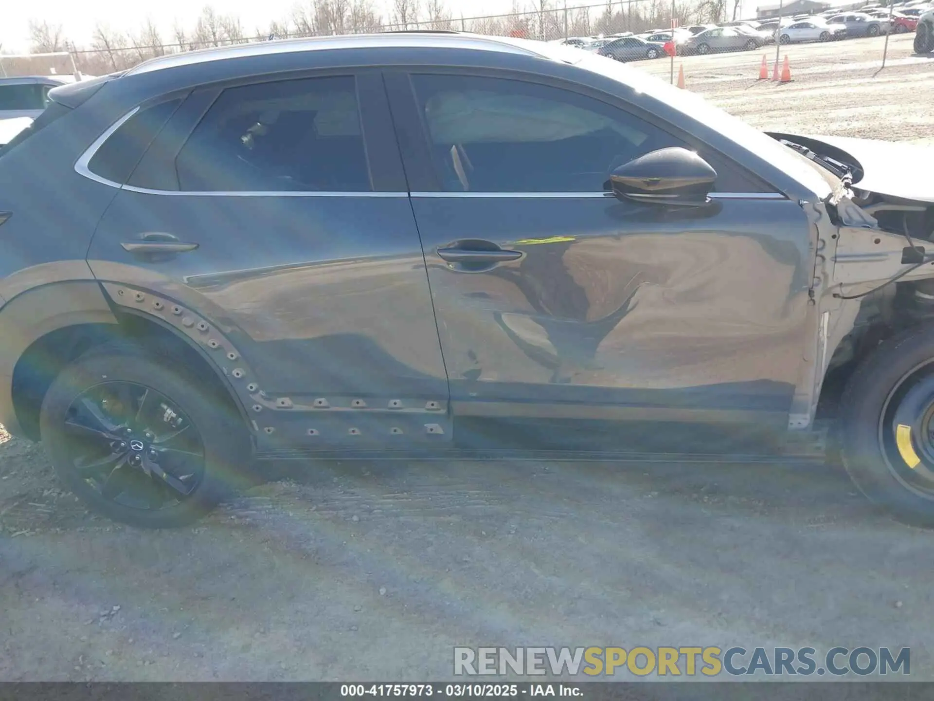 21 Photograph of a damaged car 3MVDMBCMXPM514086 MAZDA CX-30 2023