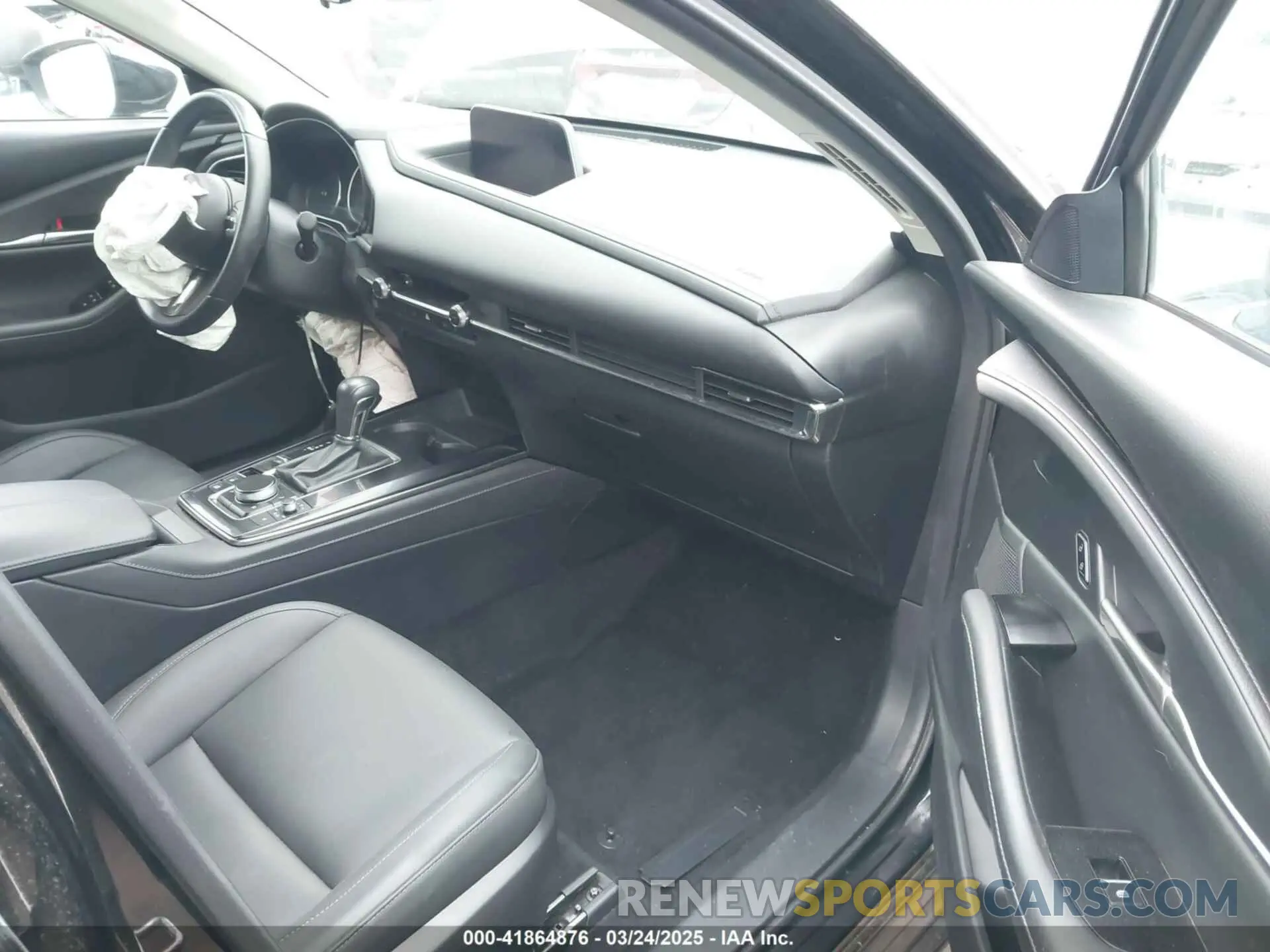 5 Photograph of a damaged car 3MVDMBCMXPM553129 MAZDA CX-30 2023