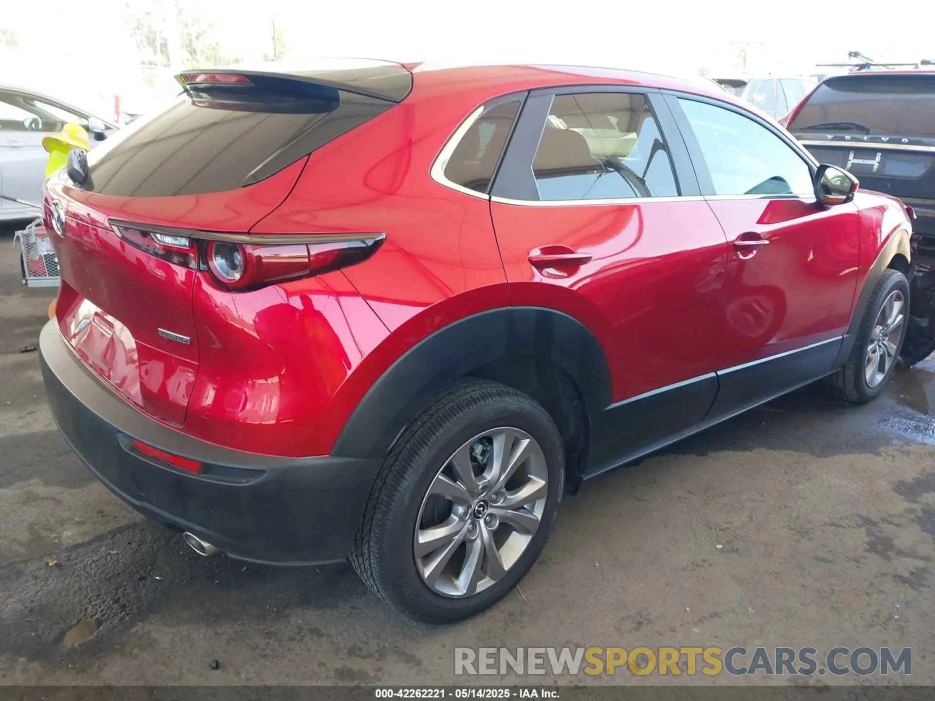 4 Photograph of a damaged car 3MVDMBCMXPM578516 MAZDA CX-30 2023