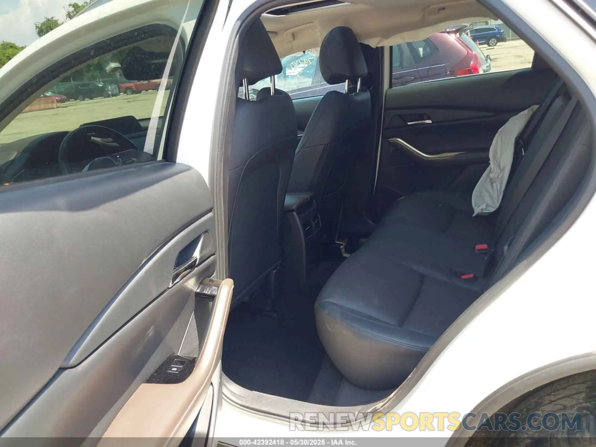 8 Photograph of a damaged car 3MVDMBDM2PM521810 MAZDA CX-30 2023