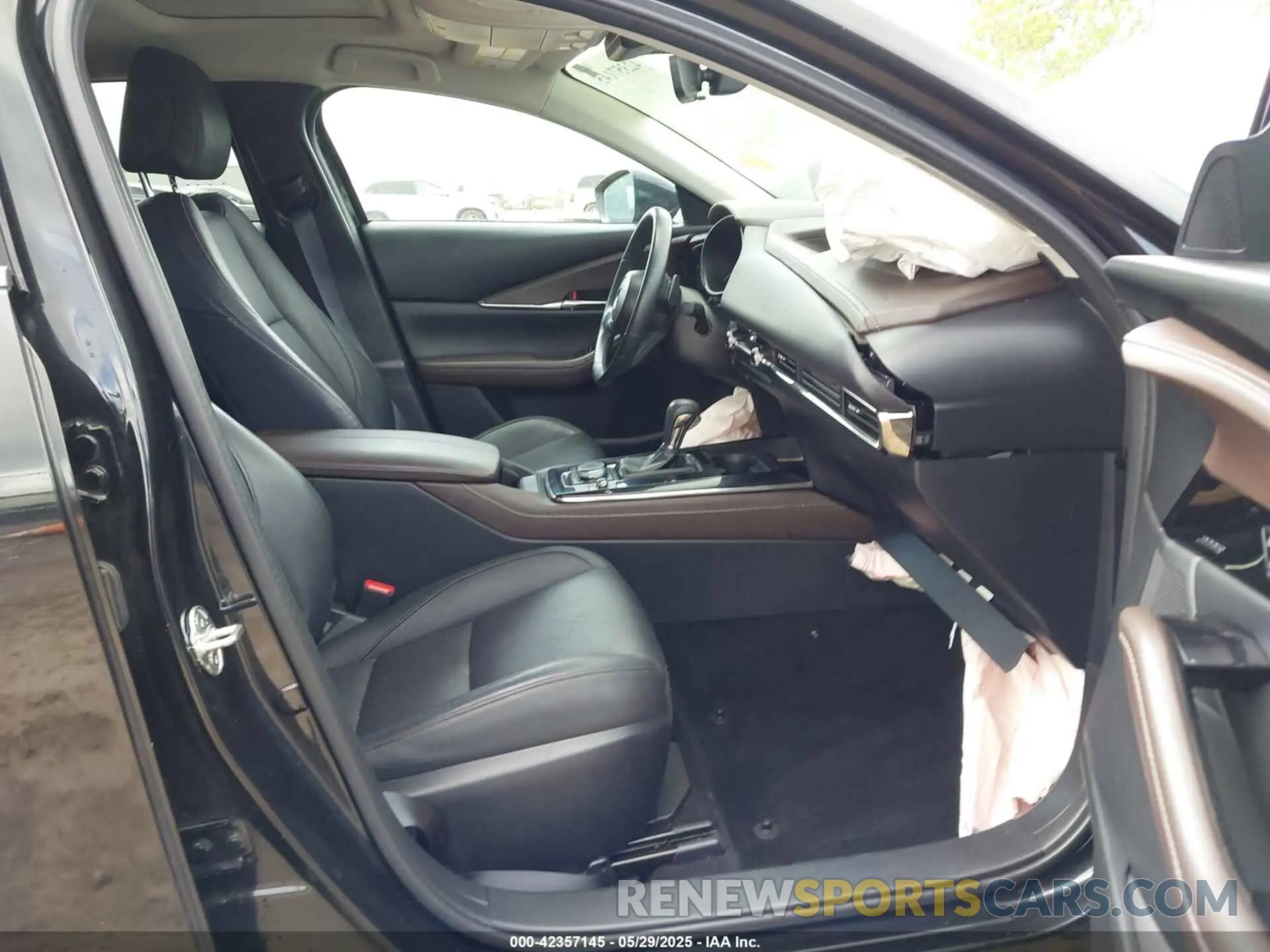 5 Photograph of a damaged car 3MVDMBDM7PM557590 MAZDA CX-30 2023