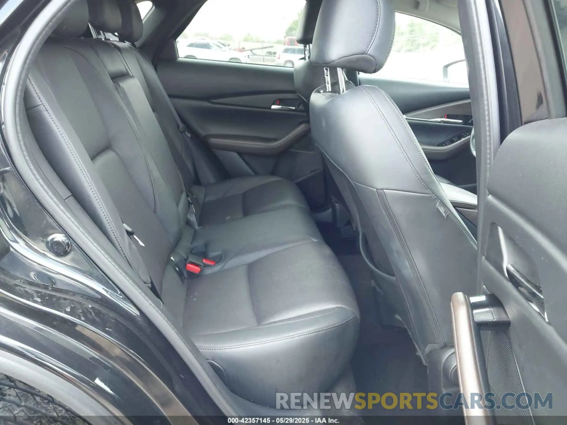 8 Photograph of a damaged car 3MVDMBDM7PM557590 MAZDA CX-30 2023