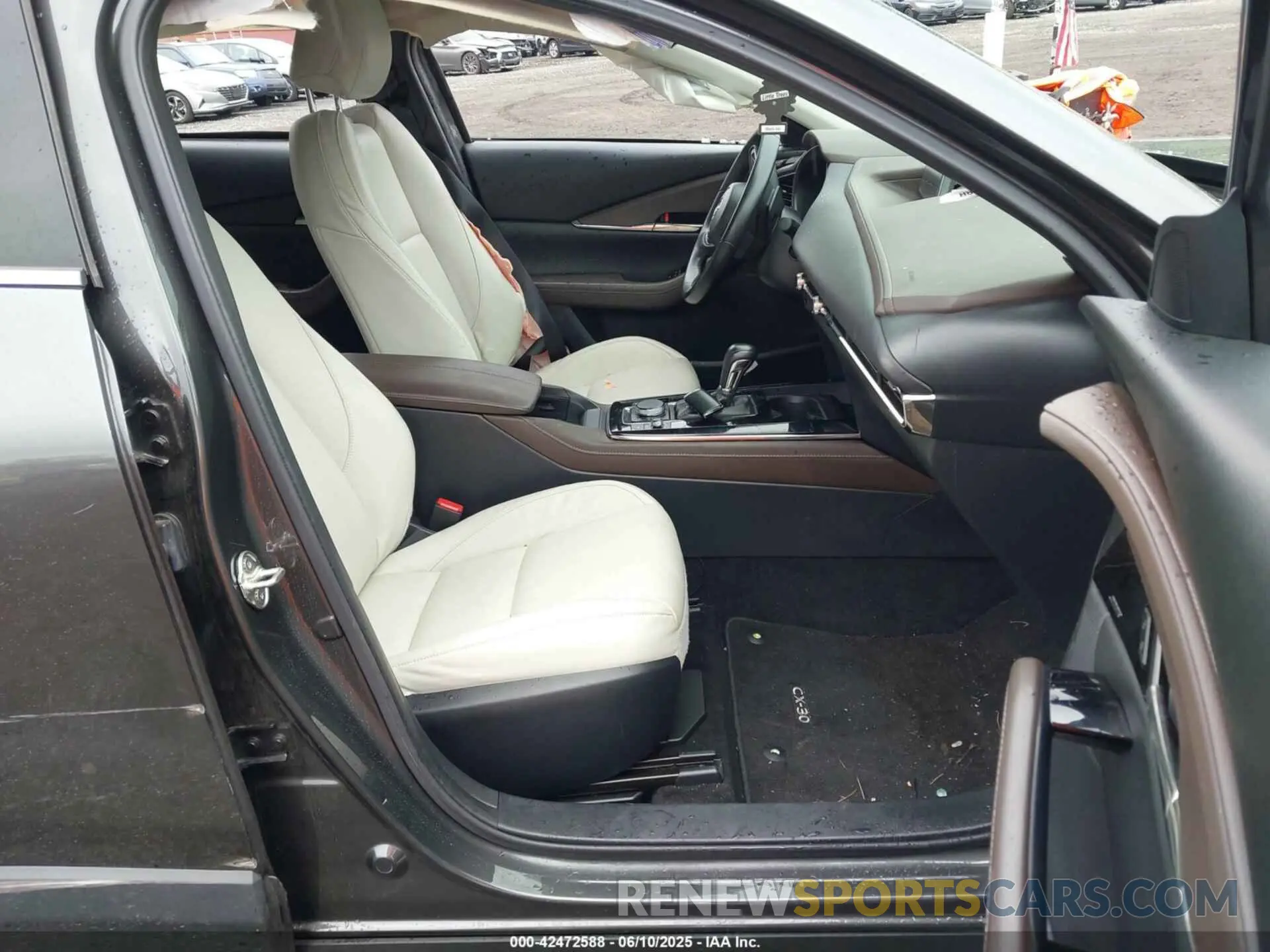5 Photograph of a damaged car 3MVDMBDM9PM570034 MAZDA CX-30 2023