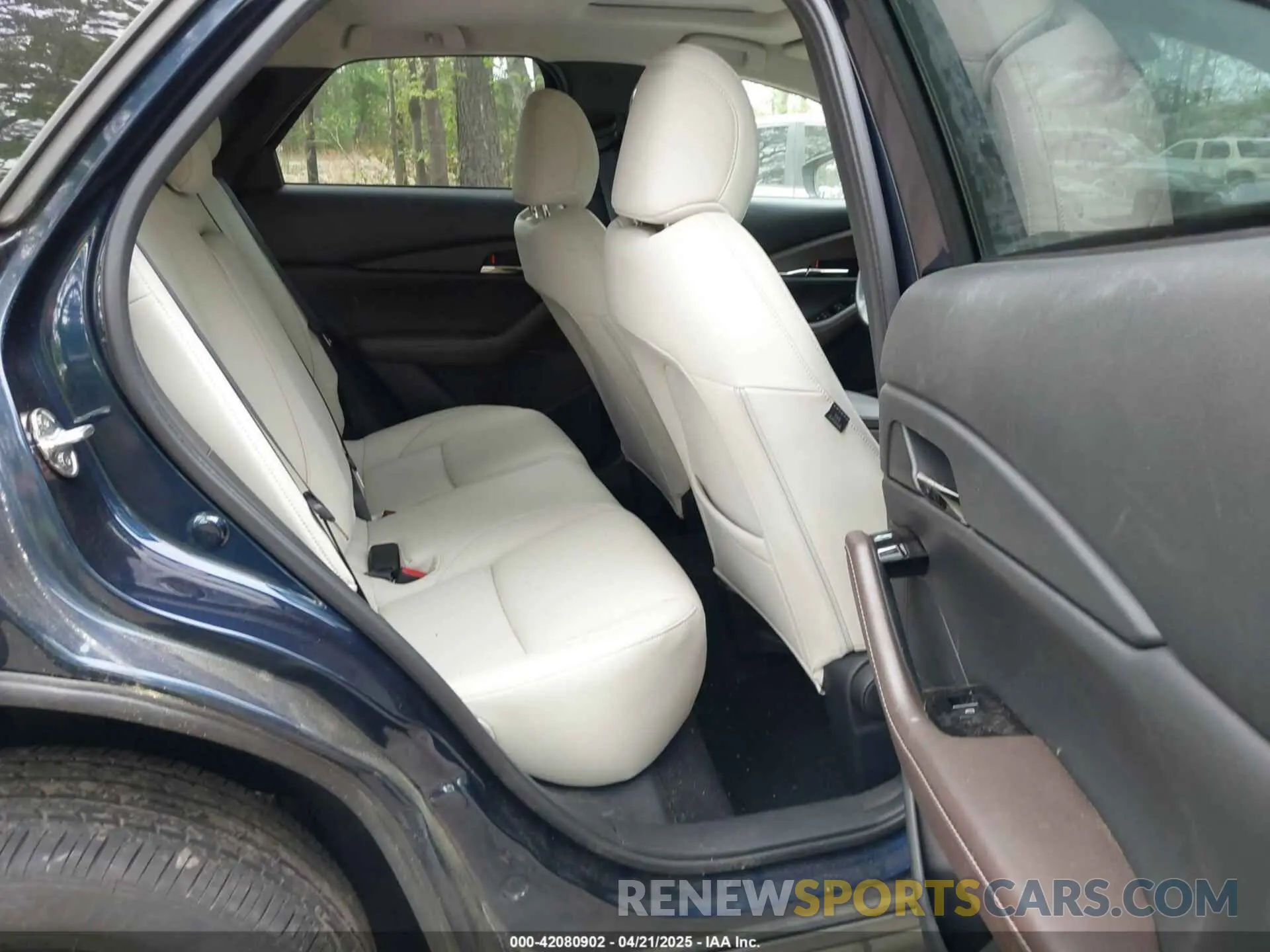 8 Photograph of a damaged car 3MVDMBDY0PM566361 MAZDA CX-30 2023