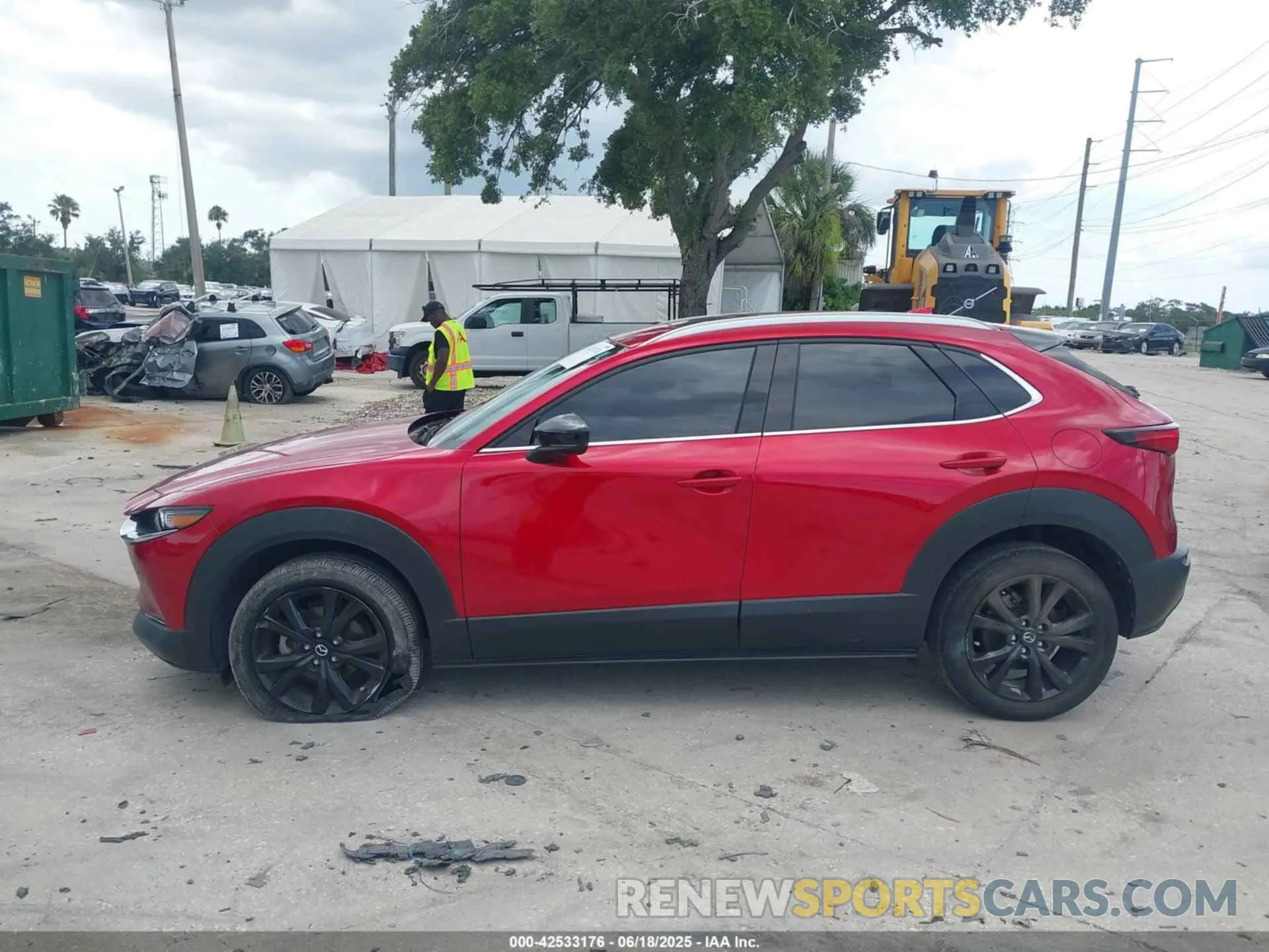 14 Photograph of a damaged car 3MVDMBDY3PM507398 MAZDA CX-30 2023