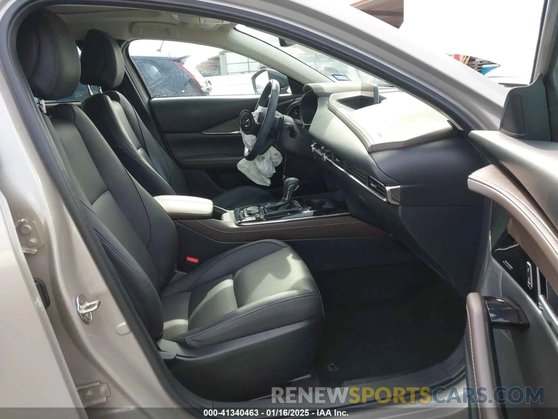 5 Photograph of a damaged car 3MVDMBDY7PM576689 MAZDA CX-30 2023