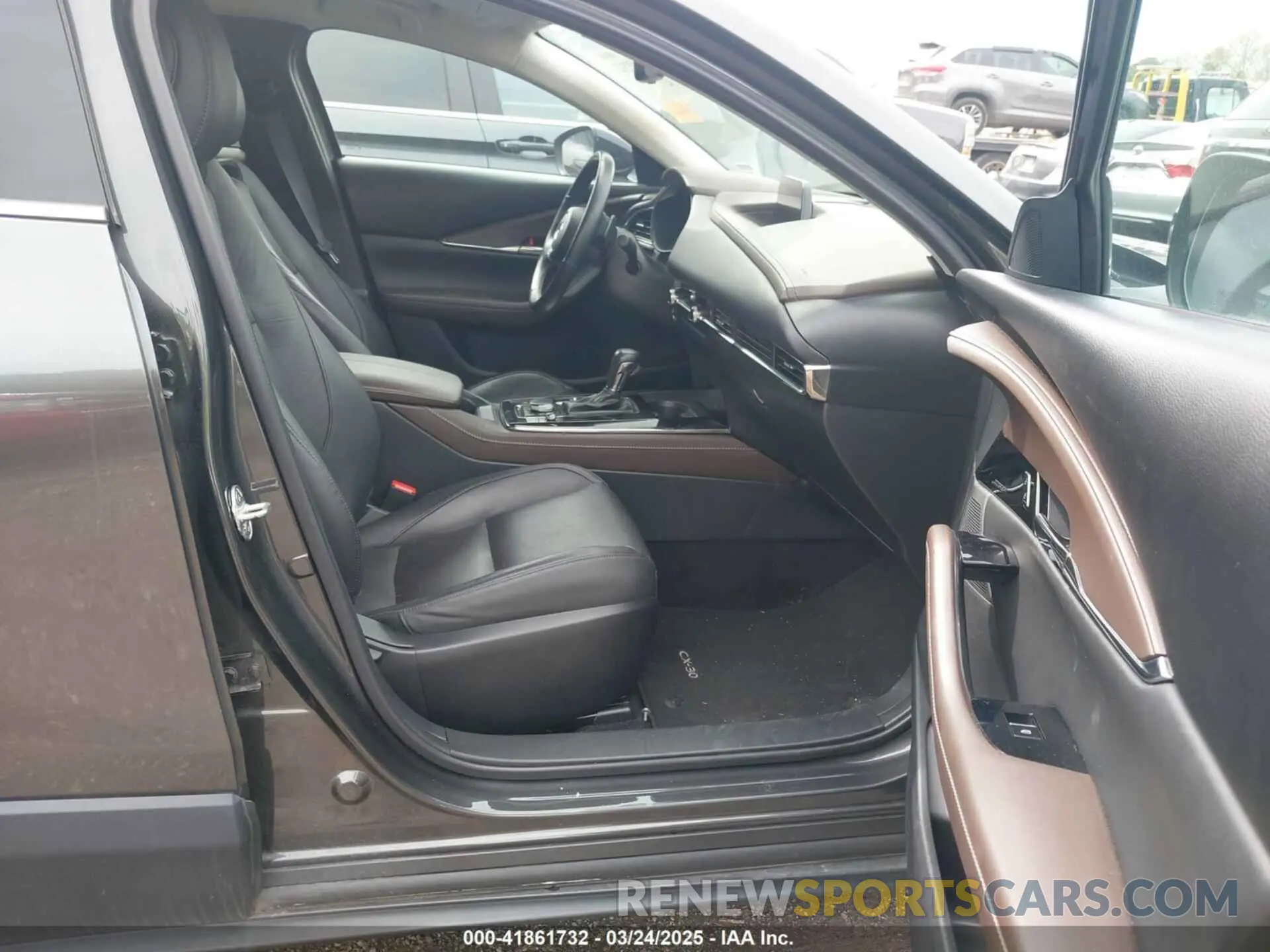 5 Photograph of a damaged car 3MVDMBEY0PM543788 MAZDA CX-30 2023