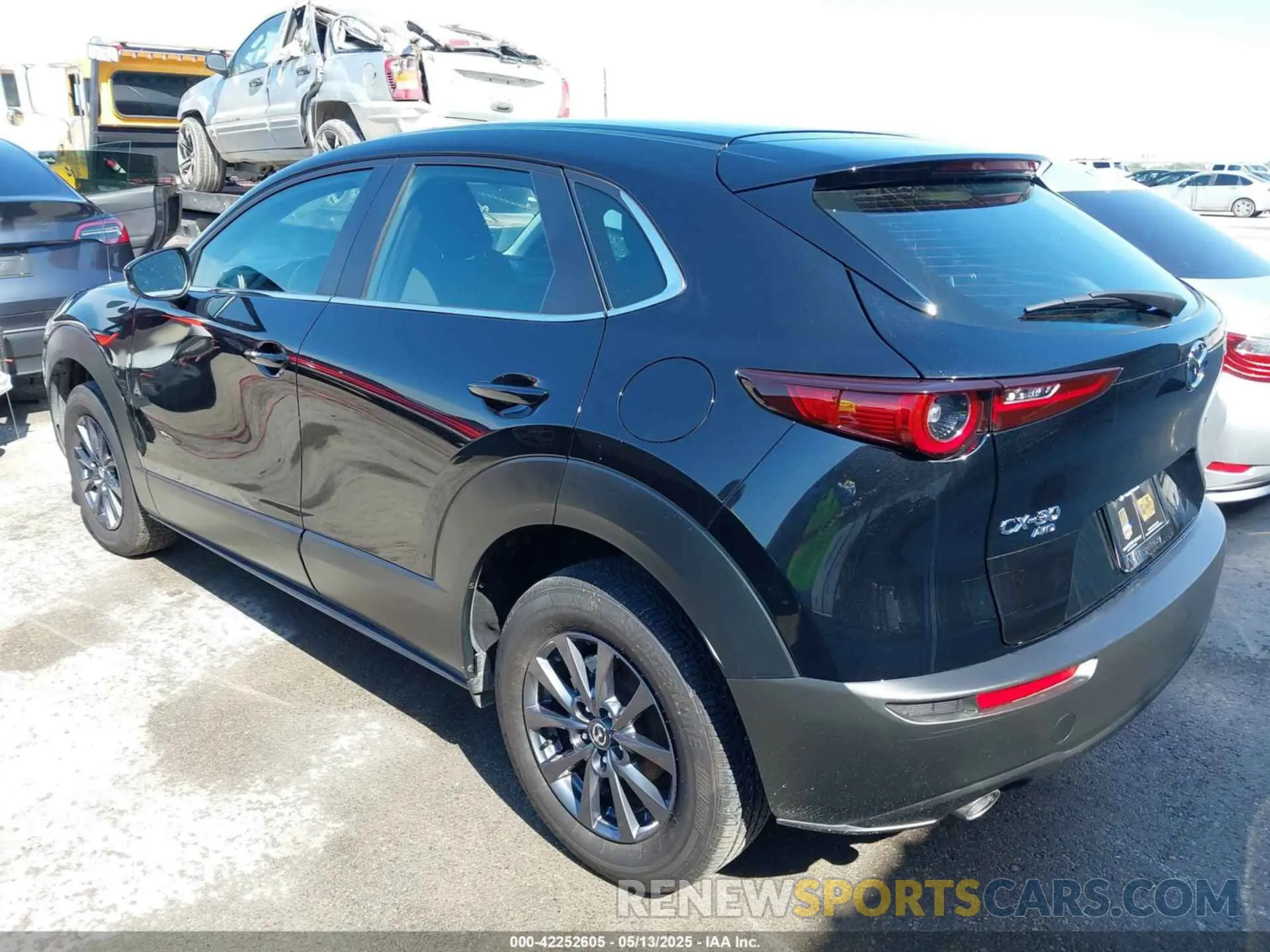 3 Photograph of a damaged car 3MVDMBAM1RM694175 MAZDA CX-30 2024