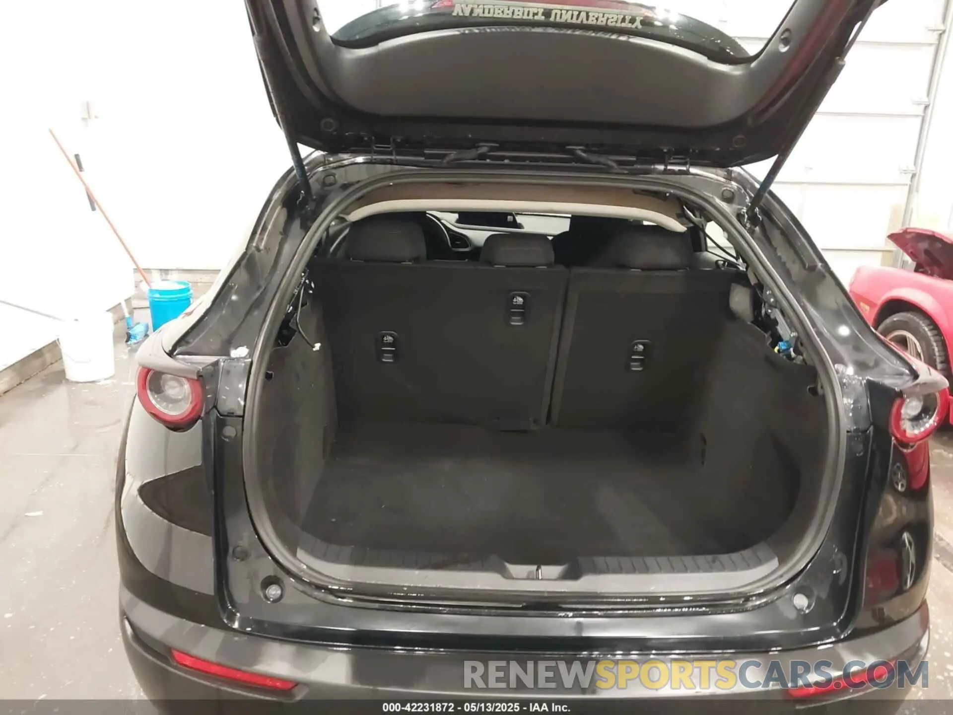18 Photograph of a damaged car 3MVDMBAM2RM643168 MAZDA CX-30 2024
