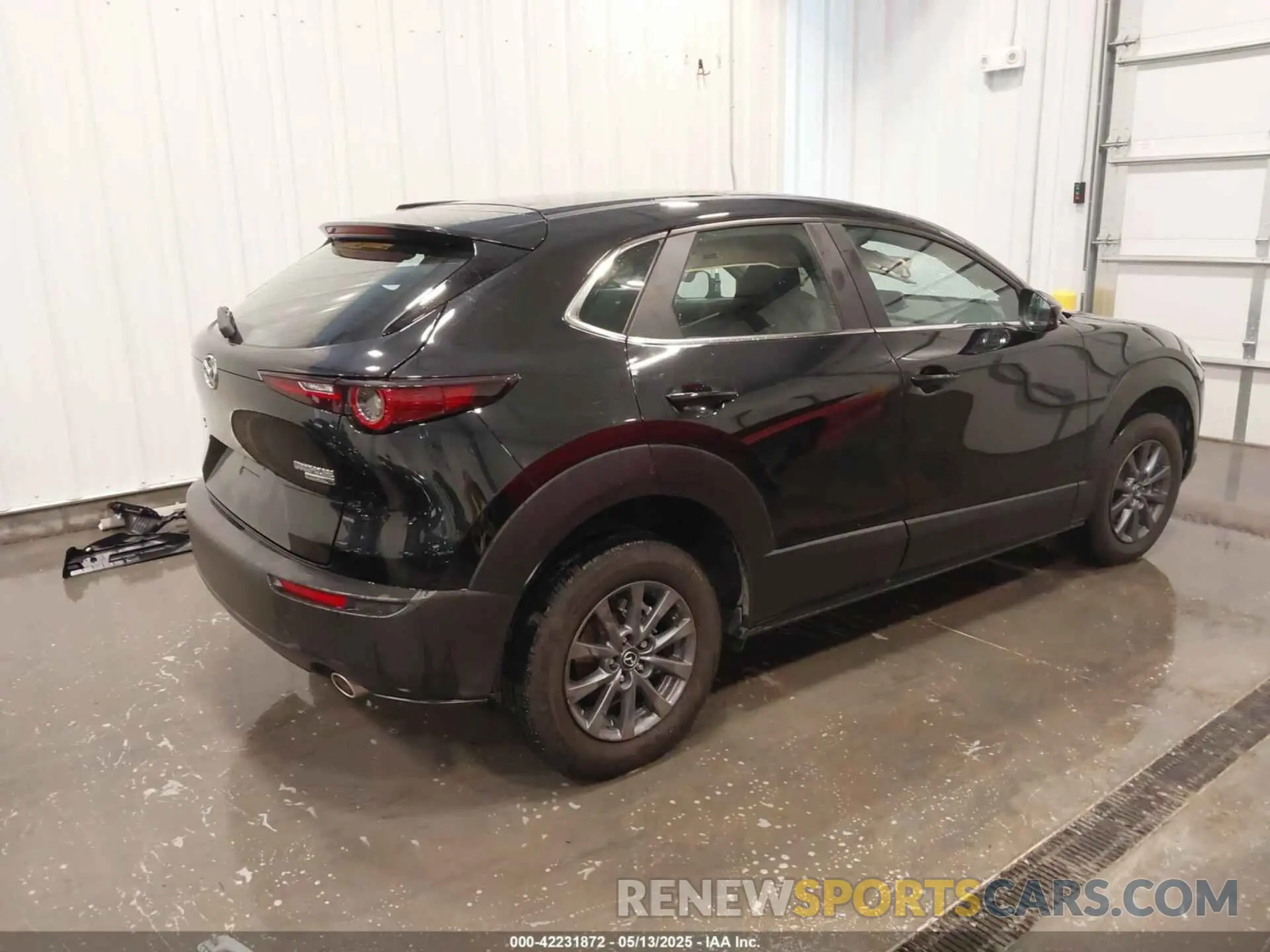 4 Photograph of a damaged car 3MVDMBAM2RM643168 MAZDA CX-30 2024