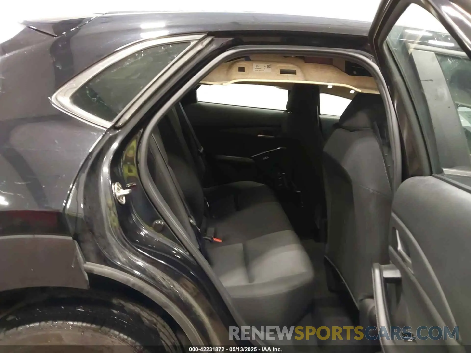 8 Photograph of a damaged car 3MVDMBAM2RM643168 MAZDA CX-30 2024