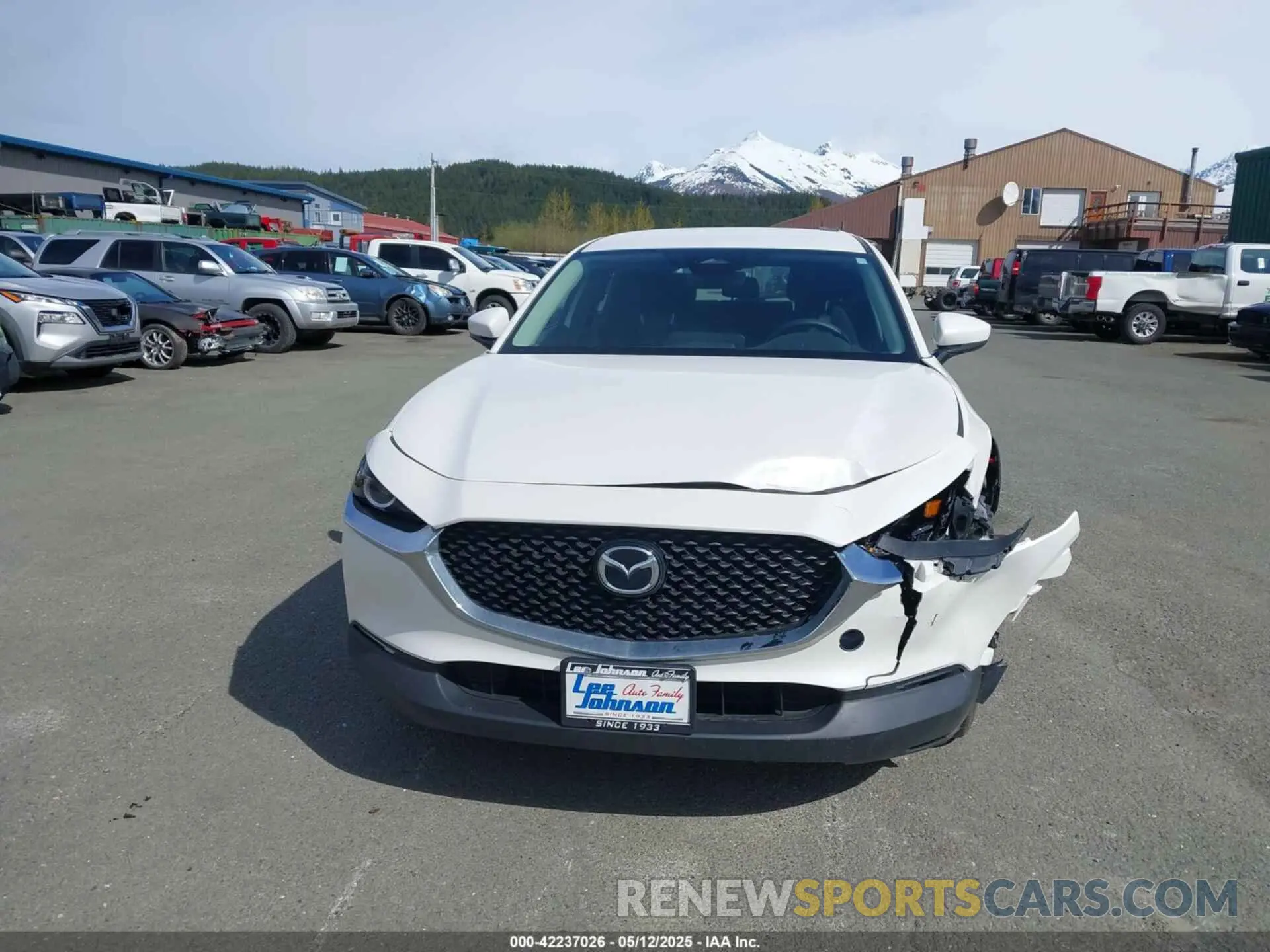 12 Photograph of a damaged car 3MVDMBAM2RM667132 MAZDA CX-30 2024
