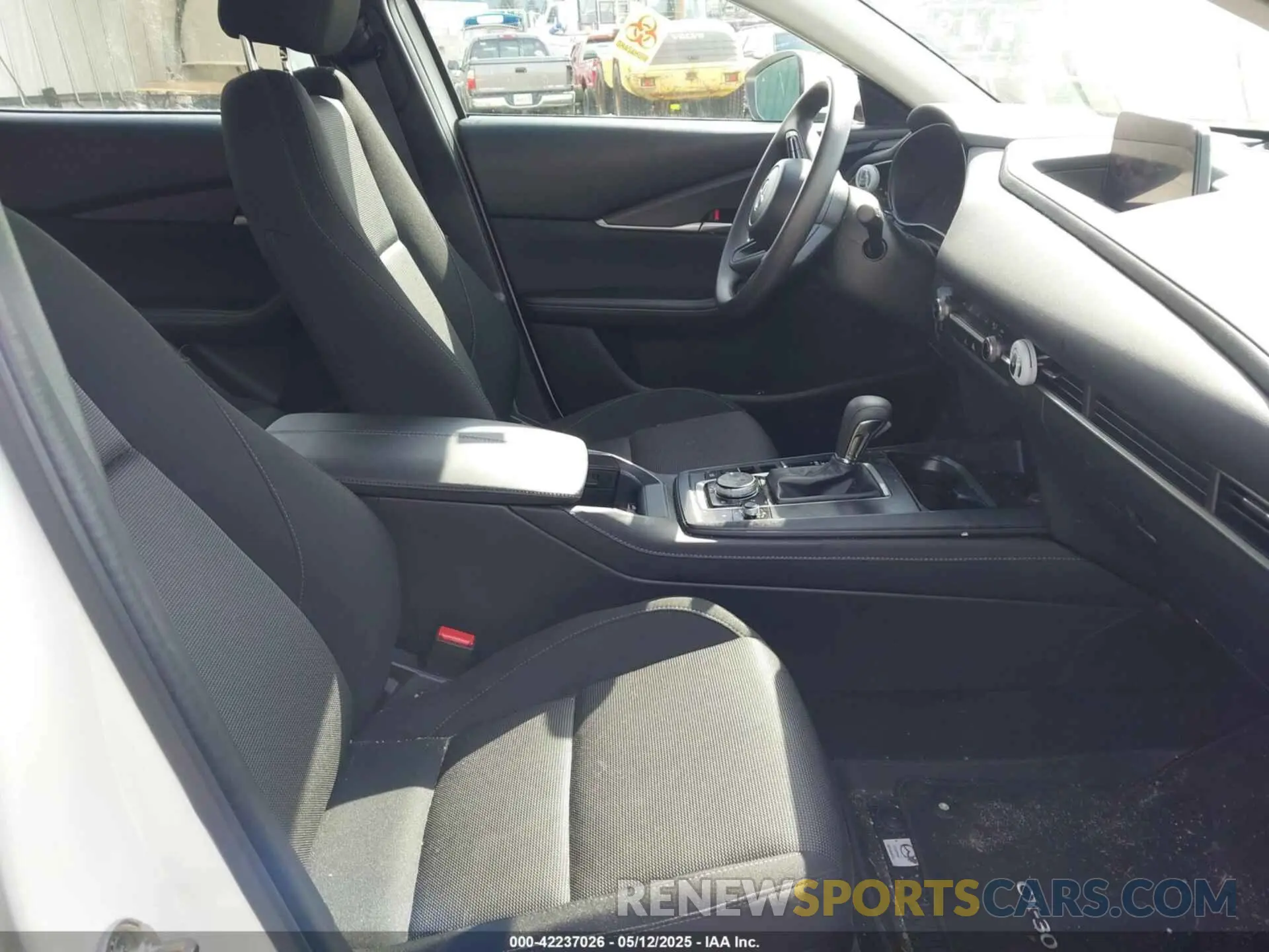 5 Photograph of a damaged car 3MVDMBAM2RM667132 MAZDA CX-30 2024