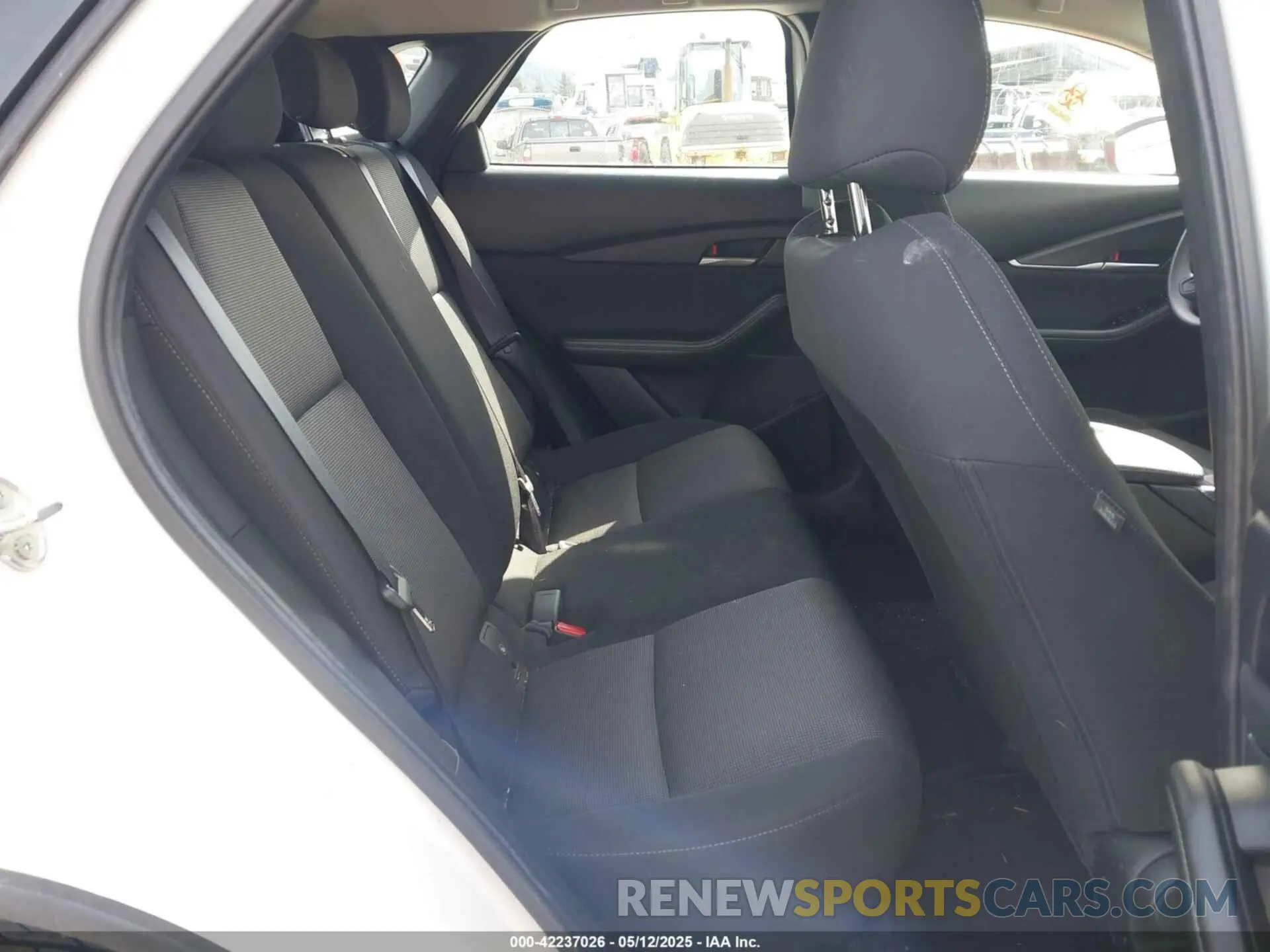 8 Photograph of a damaged car 3MVDMBAM2RM667132 MAZDA CX-30 2024