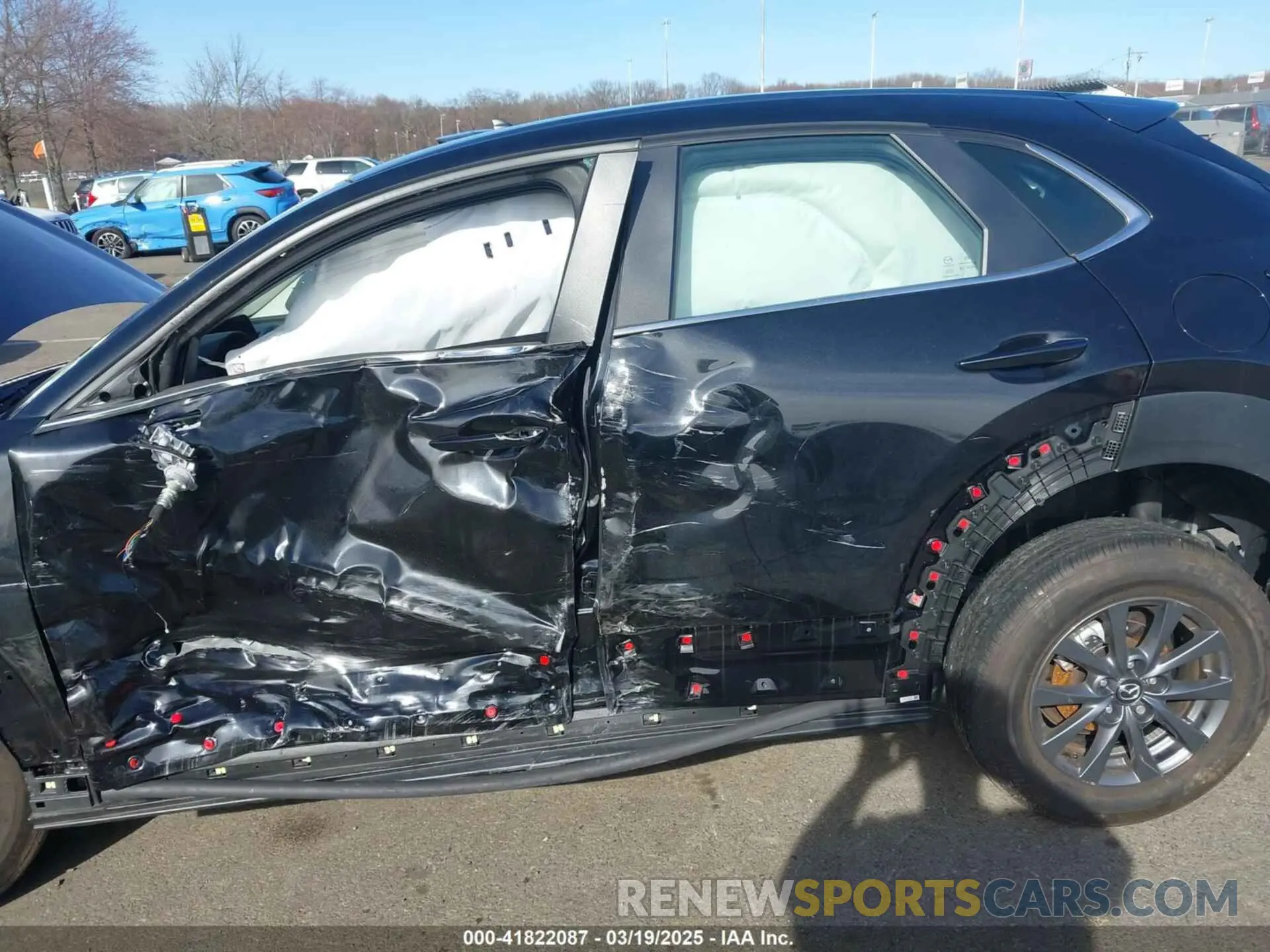 6 Photograph of a damaged car 3MVDMBAM5RM706151 MAZDA CX-30 2024